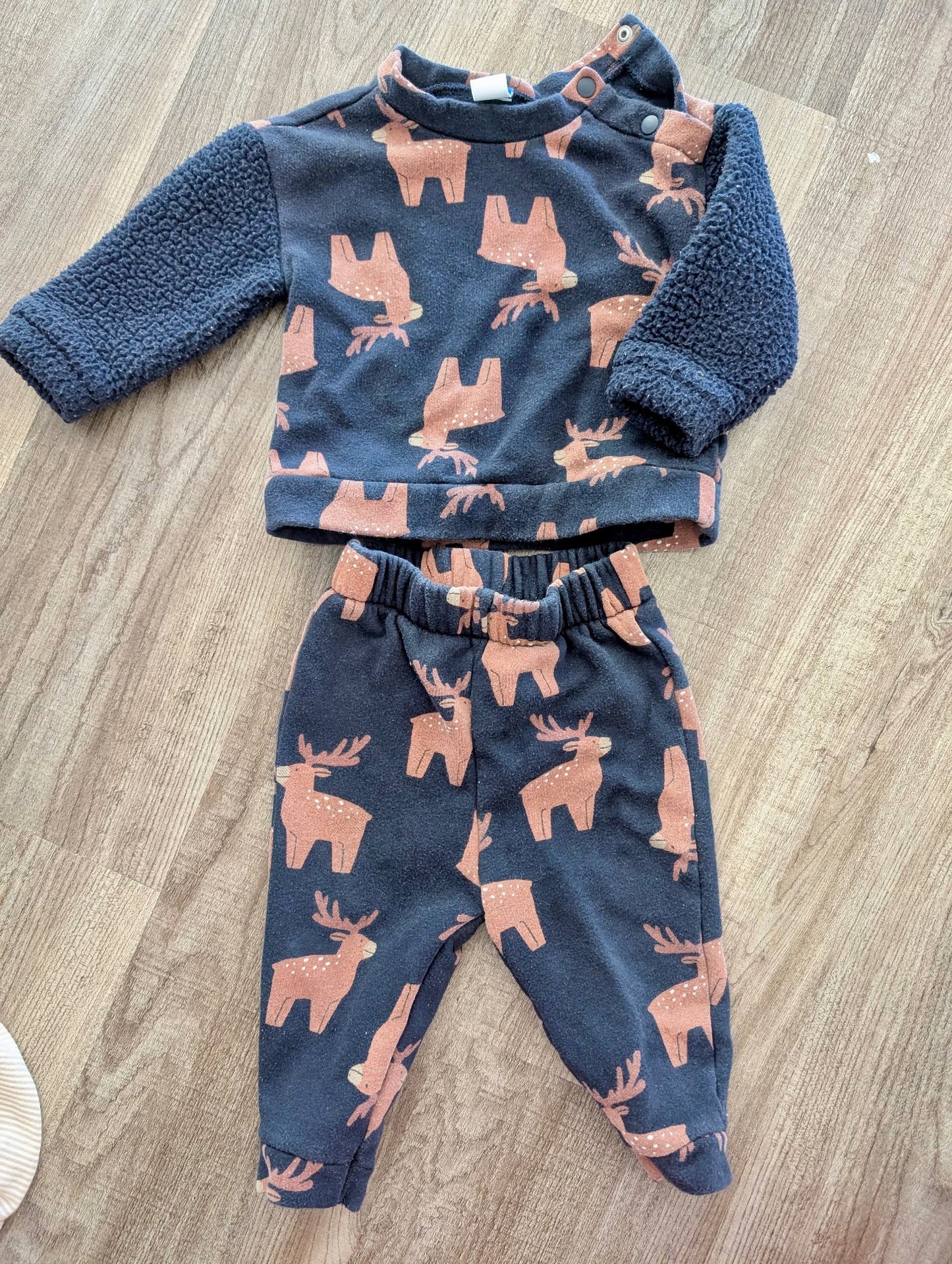 Navy Blue Matching Sweatsuit with Elk, 6-12m, Old Navy, Kids 12 Month (9-12M)