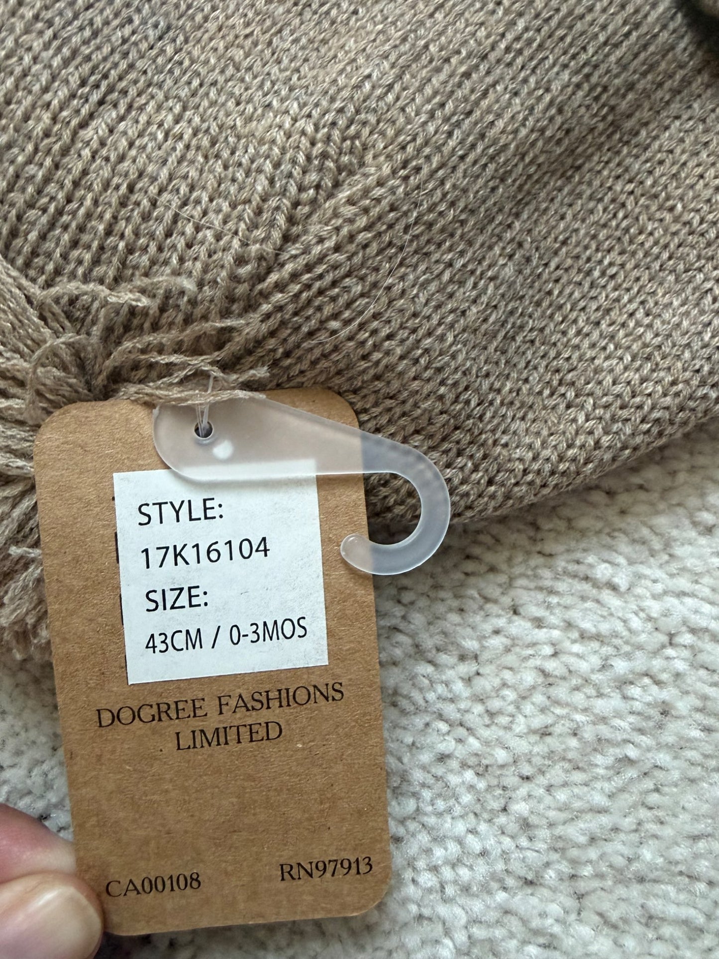 BNWT Newborn hat + mittens, Kids 3 Month (0-3M)