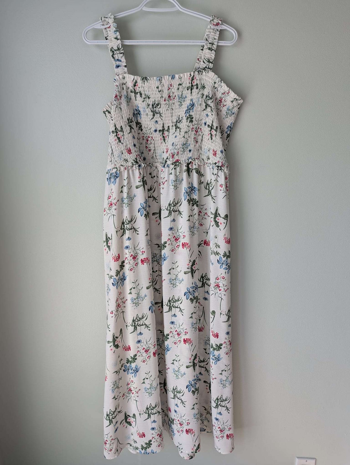Thyme Maternity Smocked Maxi Dress – Floral Print: MRSP $59.99, Maternity XL (16-18)