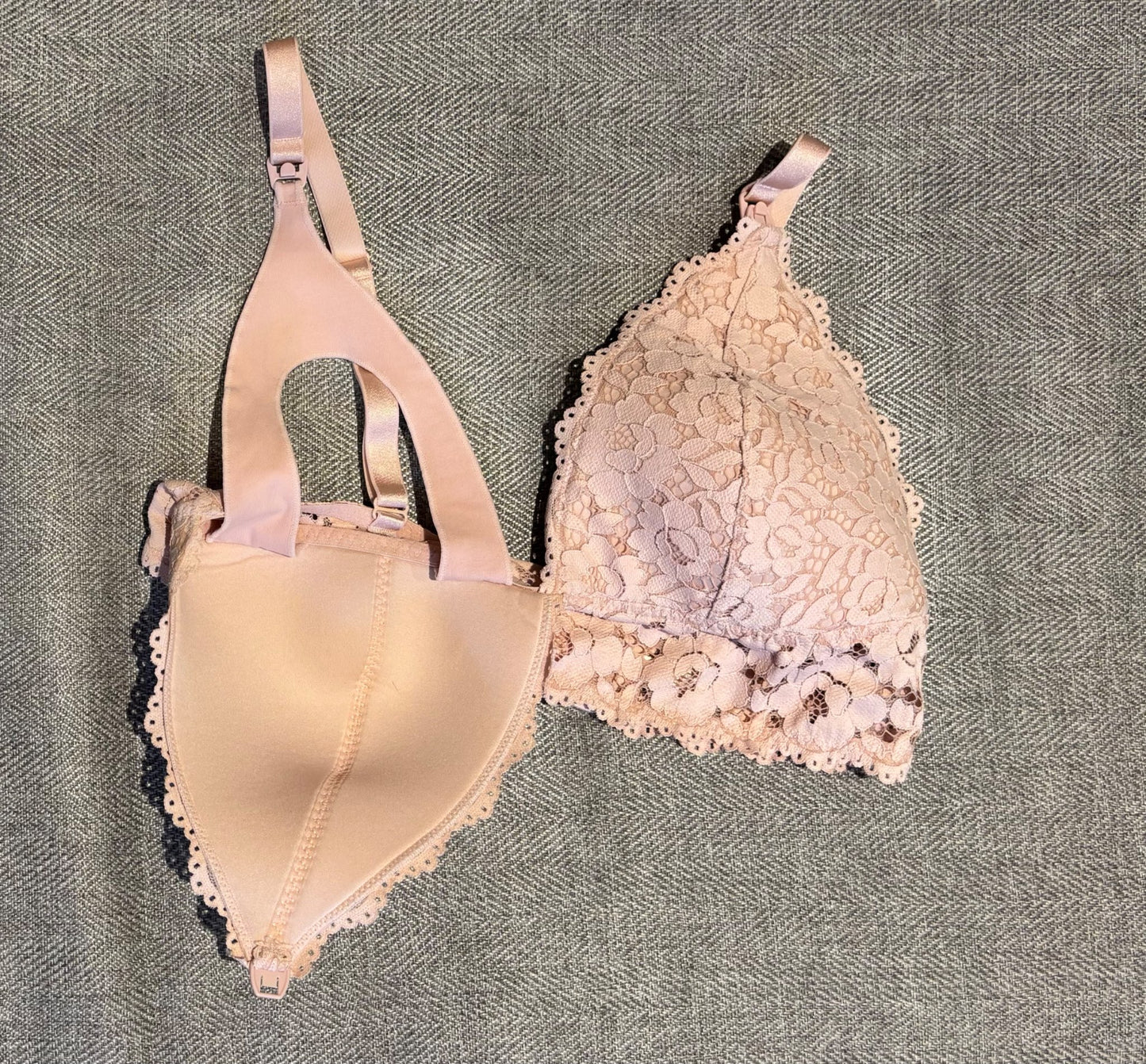 Mōmanda pink lace nursing bra