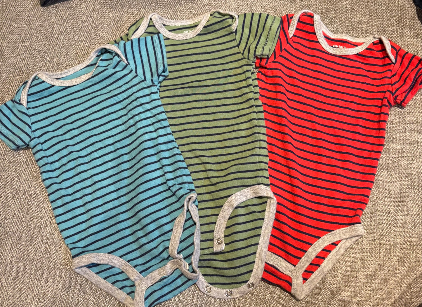 Carter’s three piece set, Kids 6 Month (3-6M)