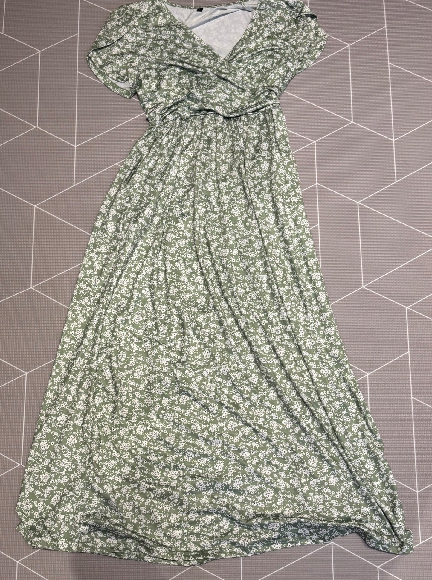 Green flower maternity and nursing dress, Maternity S (4-6)