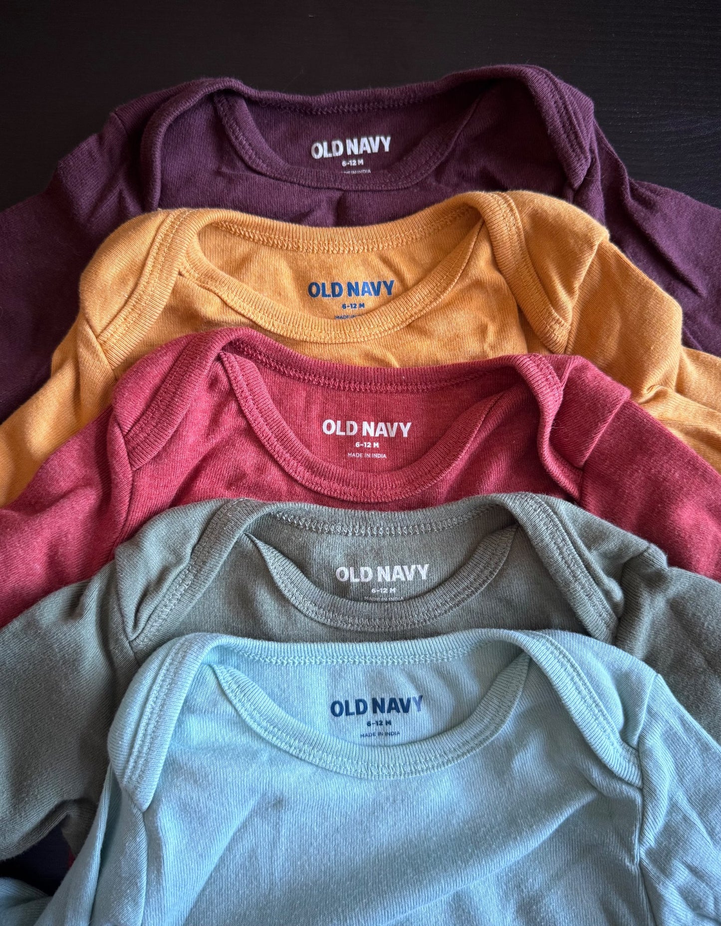 Old Navy bodysuit 5 pack, 6-12 months , Kids 9 Month (6-9M)