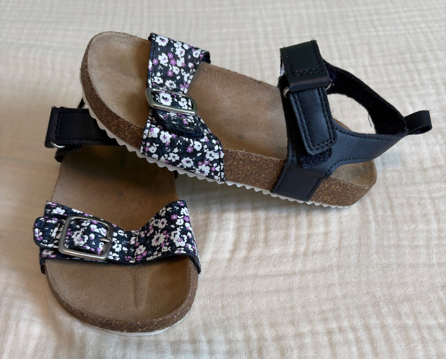 Toddler Girls Size 9 Velcro Flower Print Sandals , Shoes 9 (Toddler:2-4yr)