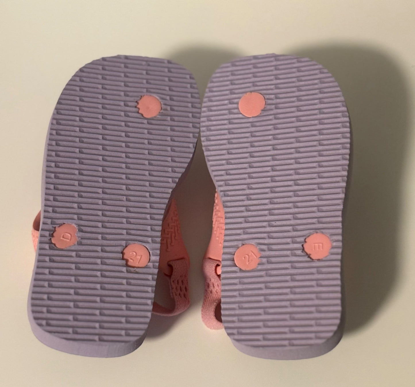 Havaianas Peppa Pig Baby/Toddler Size 7 Sandals *BNWOT* ($30 US Purchase Price) , Shoes 7 (Walkers:12-24 mth)