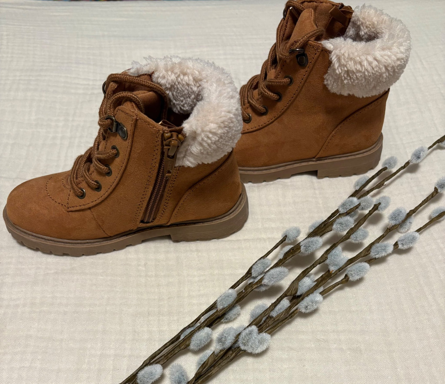 Old Navy Size 10 Toddler Girls Fall Style Boots with Fur , Shoes 10 (Toddler:2-4yr)