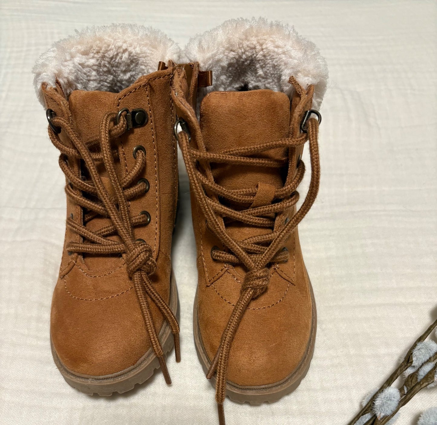 Old Navy Size 10 Toddler Girls Fall Style Boots with Fur , Shoes 10 (Toddler:2-4yr)