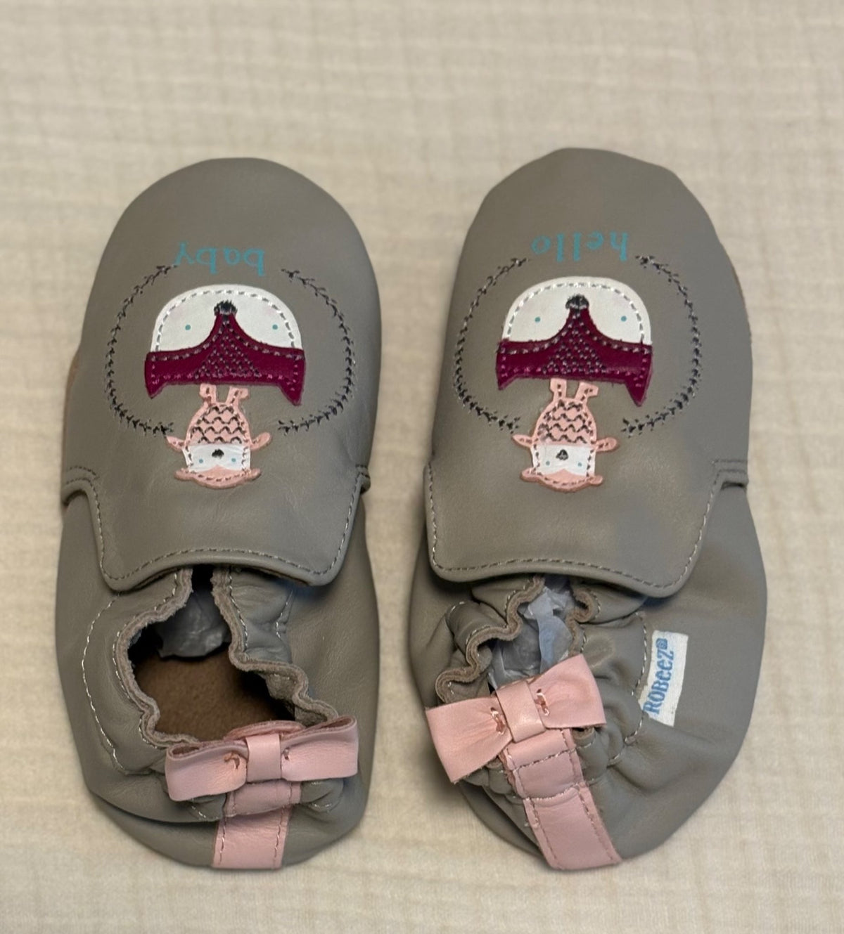 Robeez "Hello Baby" Baby Girl 18-24 Months Slip-on Shoes, Shoes 4.5 (Walkers:12-24 mth)