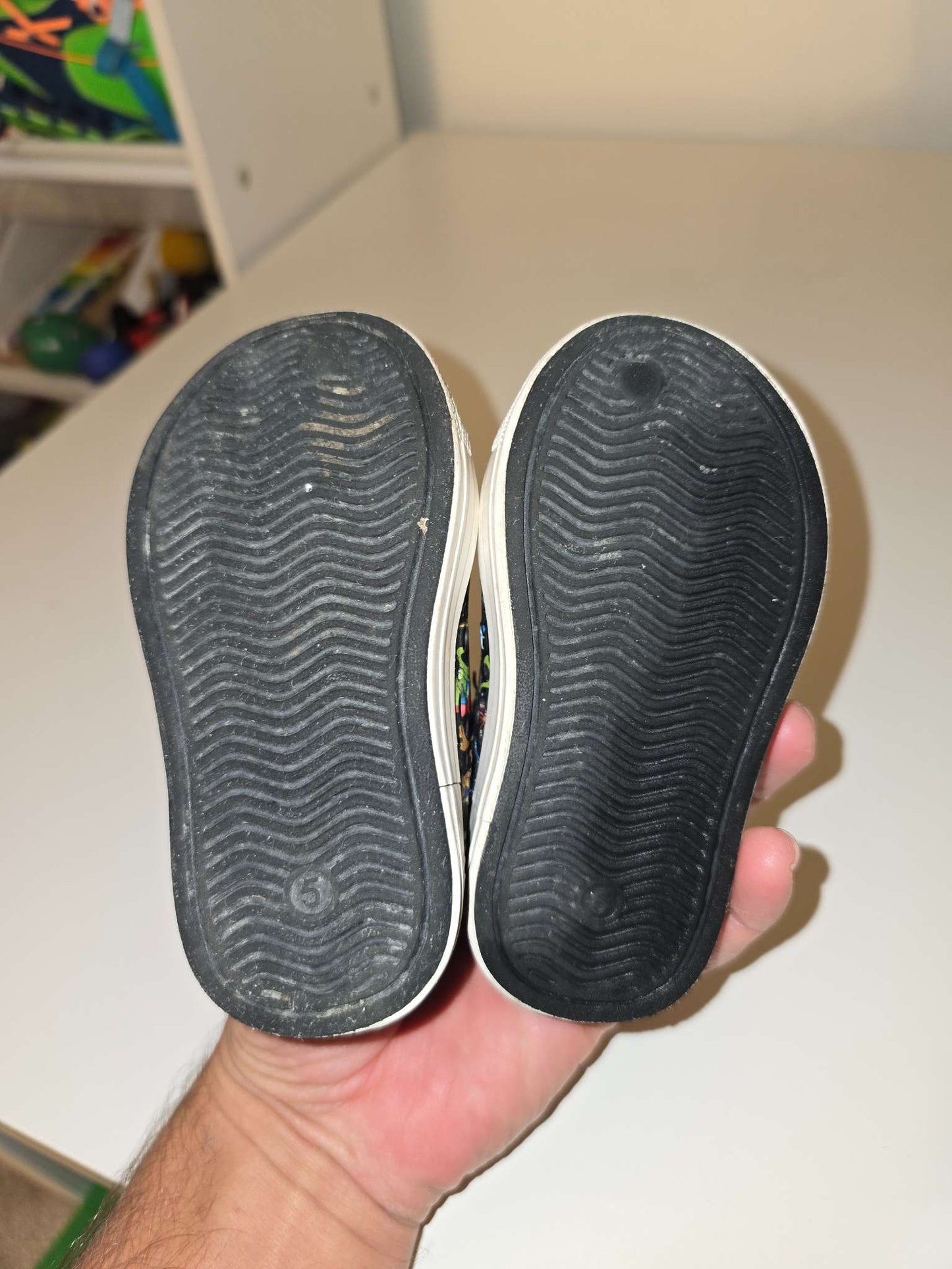 SKECHERS GUZMAN STEPS LIL DINO - RETAIL: 40$, Shoes 5 (Walkers:12-24 mth)