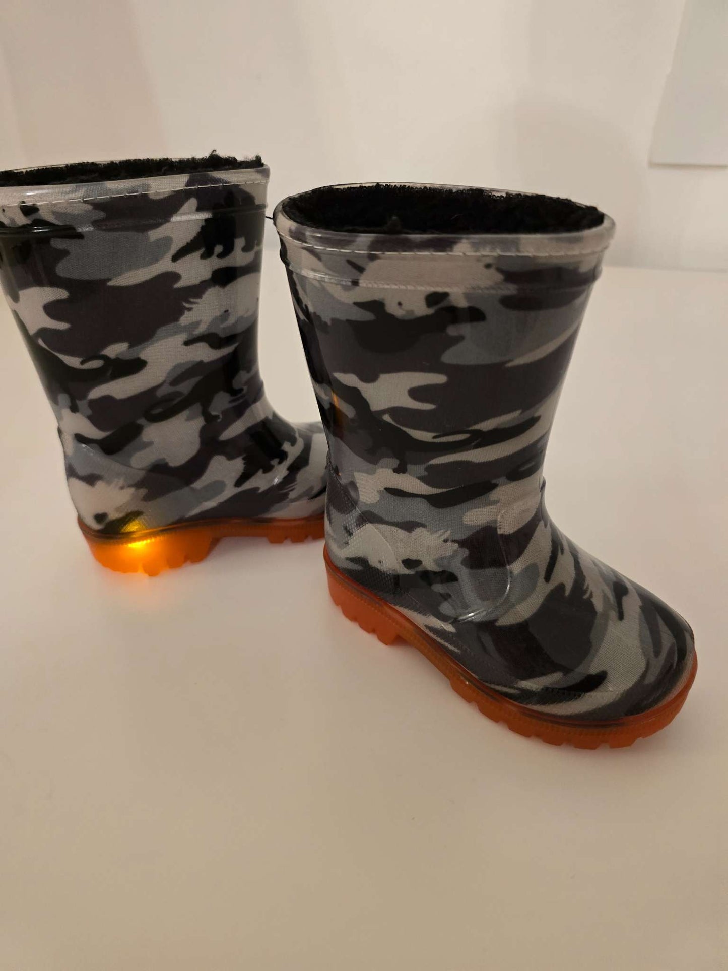 Elements Grey Camo & Orange Light Up Waterproof Rainboots - RETAIL: 30$, Shoes 6 (Walkers:12-24 mth)