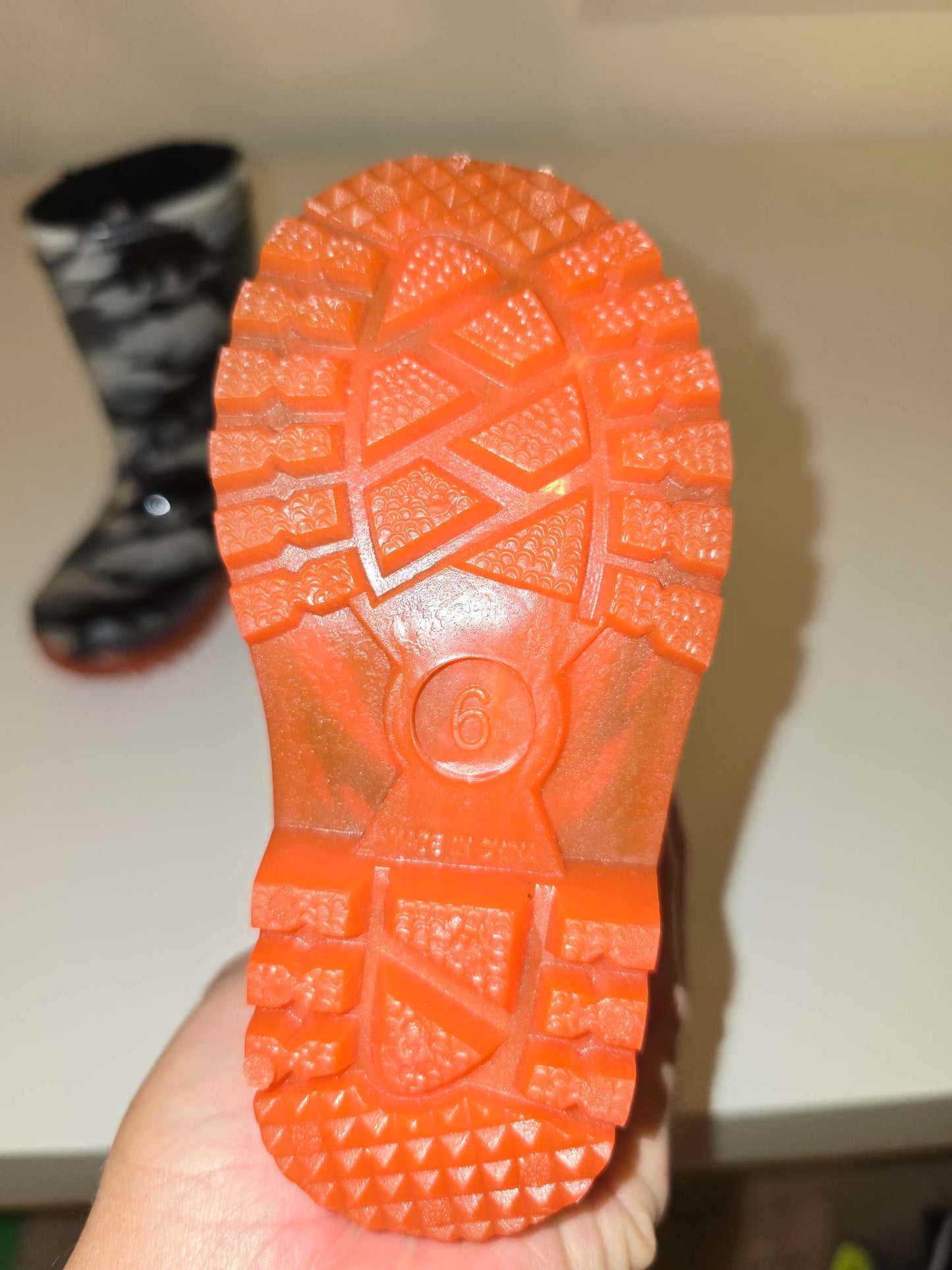 Elements Grey Camo & Orange Light Up Waterproof Rainboots - RETAIL: 30$, Shoes 6 (Walkers:12-24 mth)
