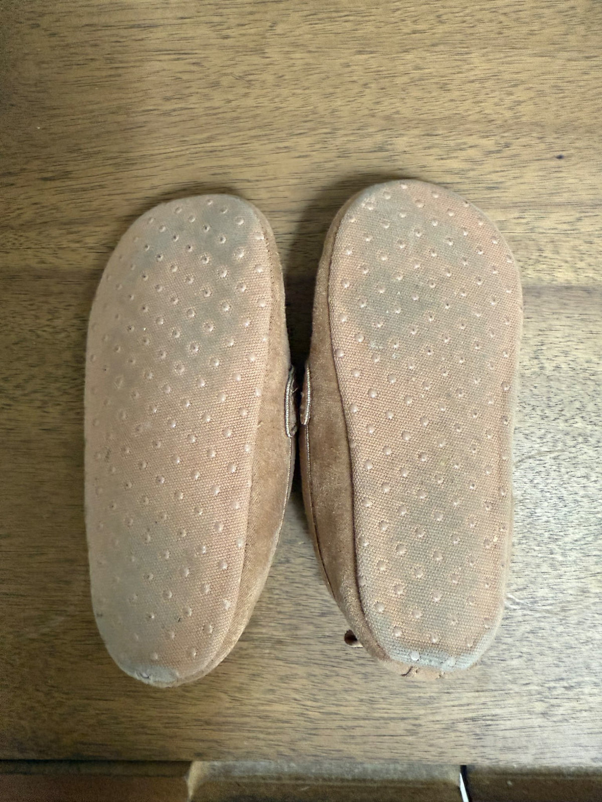 Unisex Faux-Suede Moccasin Slippers for Baby - SIZE 18-24 Months- RETAIL: 20$, Shoes 5 (Walkers:12-24 mth)