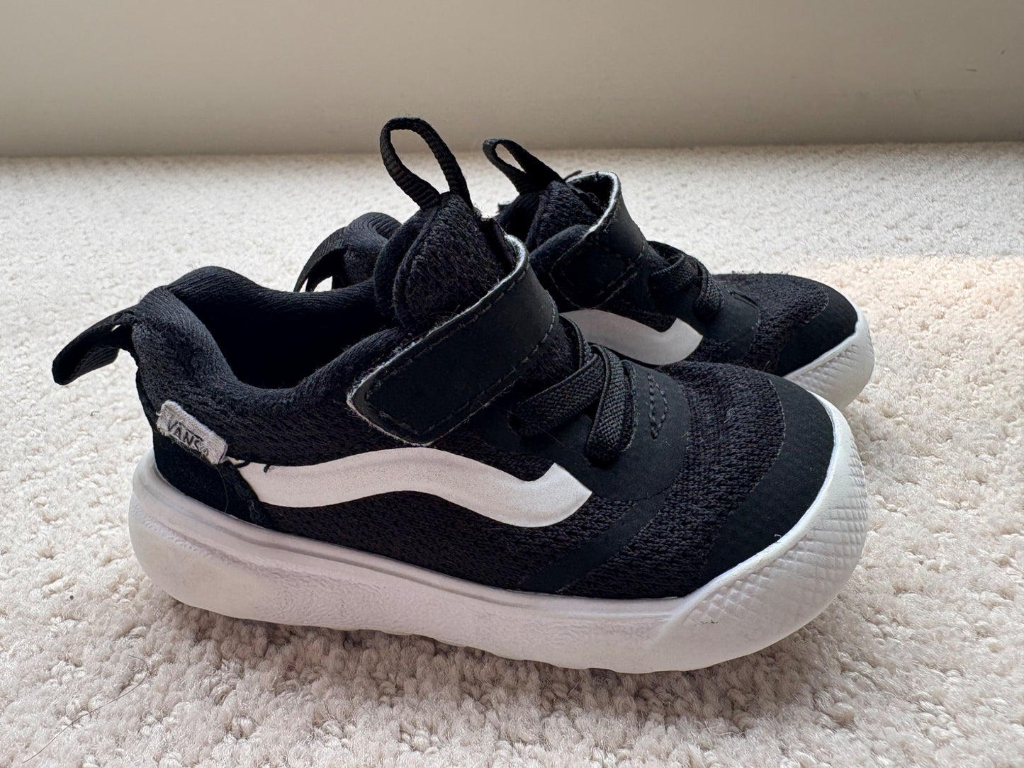 Vans - black and white Velcro runners, size 5, retail $55, Shoes 5 (Walkers:12-24 mth)