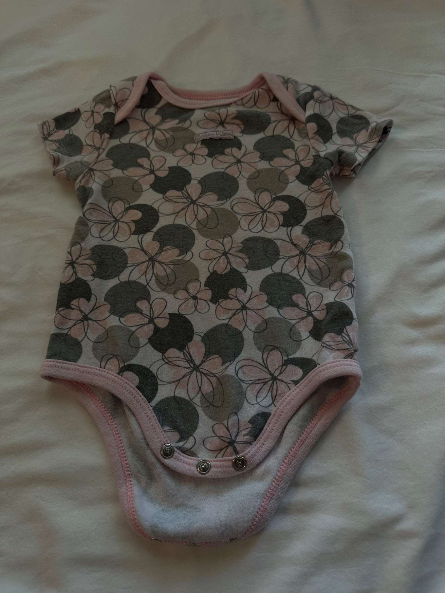 Calvin Klein onesie bundle, Kids 12 Month (9-12M)