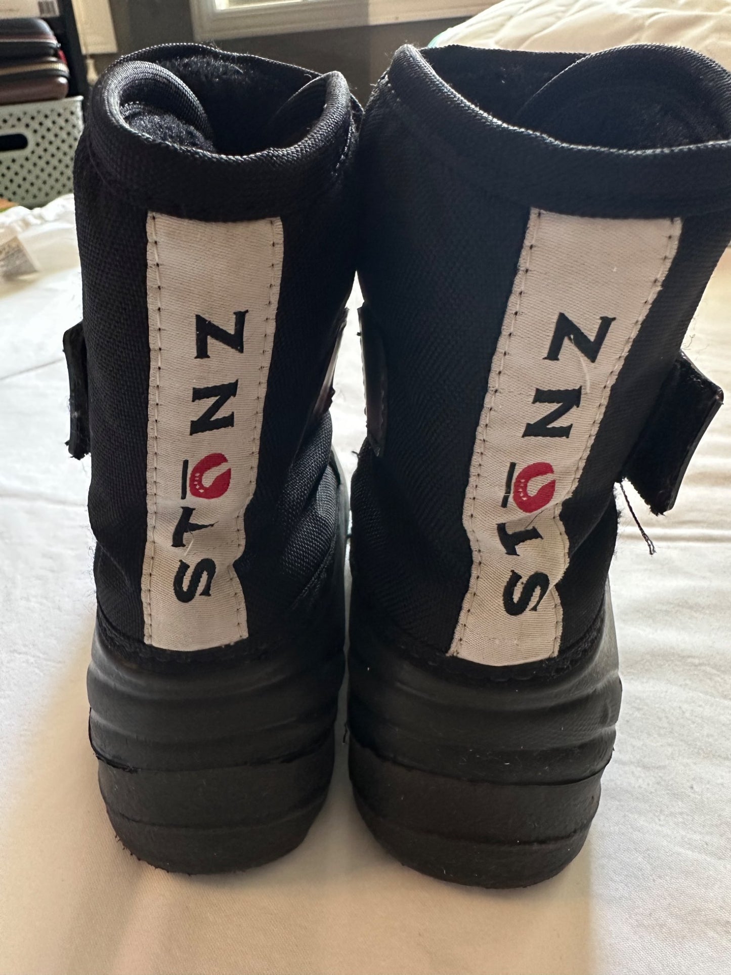 Stonz Toddler boots, Shoes 8 (Toddler:2-4yr)