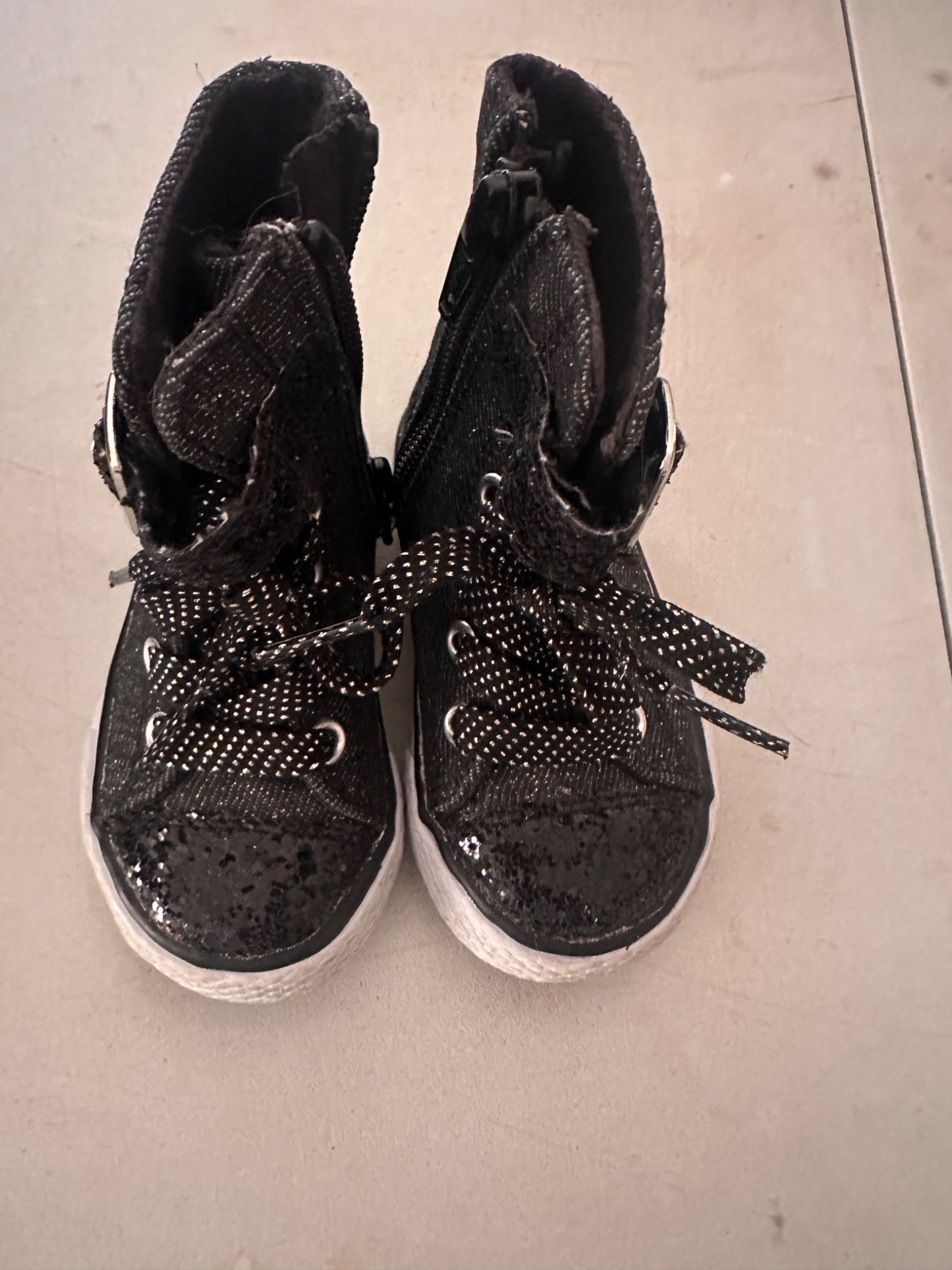Glittery high top runners size 4, Shoes 4 (Baby: 0-12 mth)
