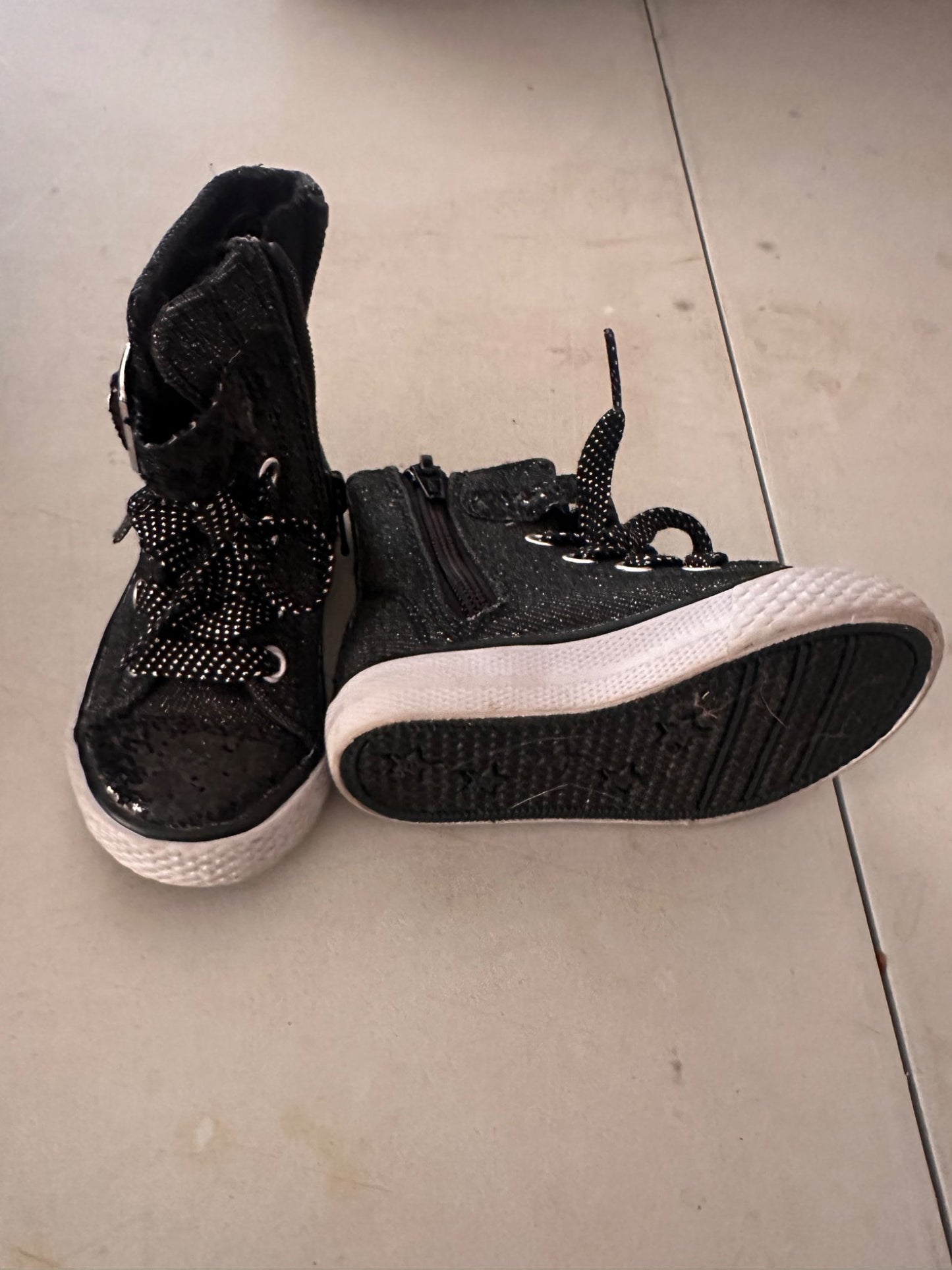 Glittery high top runners size 4, Shoes 4 (Baby: 0-12 mth)
