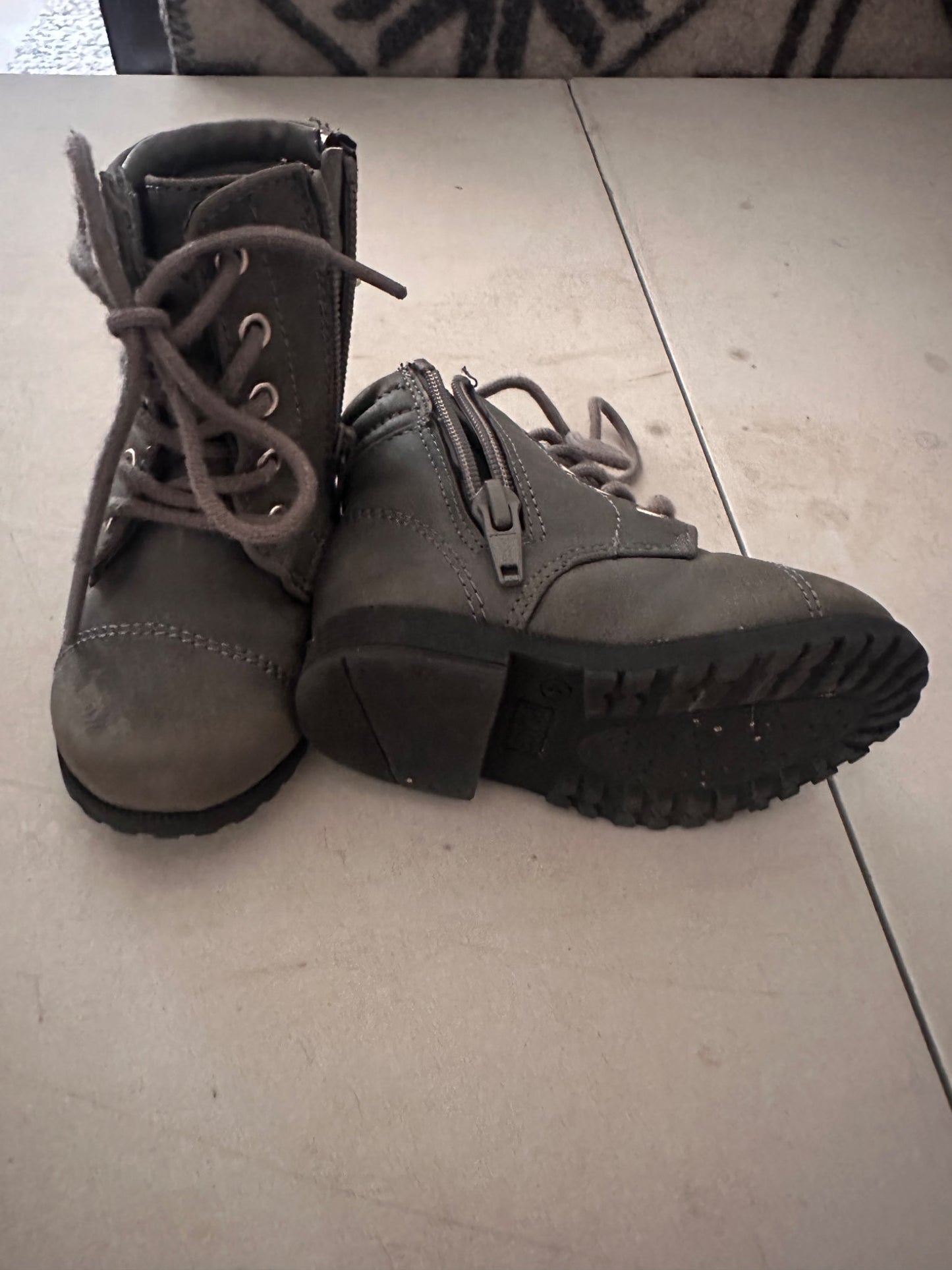 Zip up boots size 4, Shoes 4 (Baby: 0-12 mth)