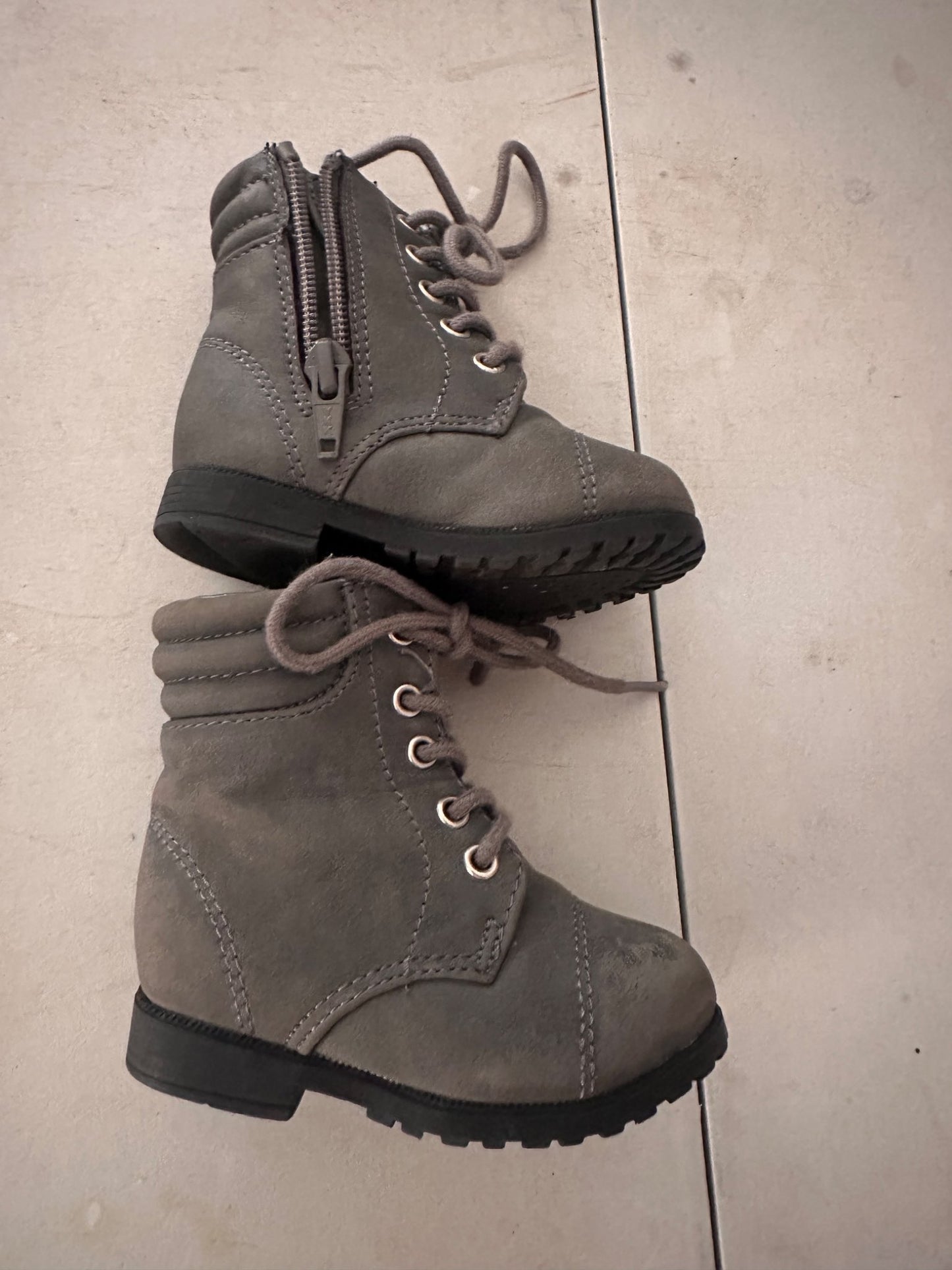 Zip up boots size 4, Shoes 4 (Baby: 0-12 mth)