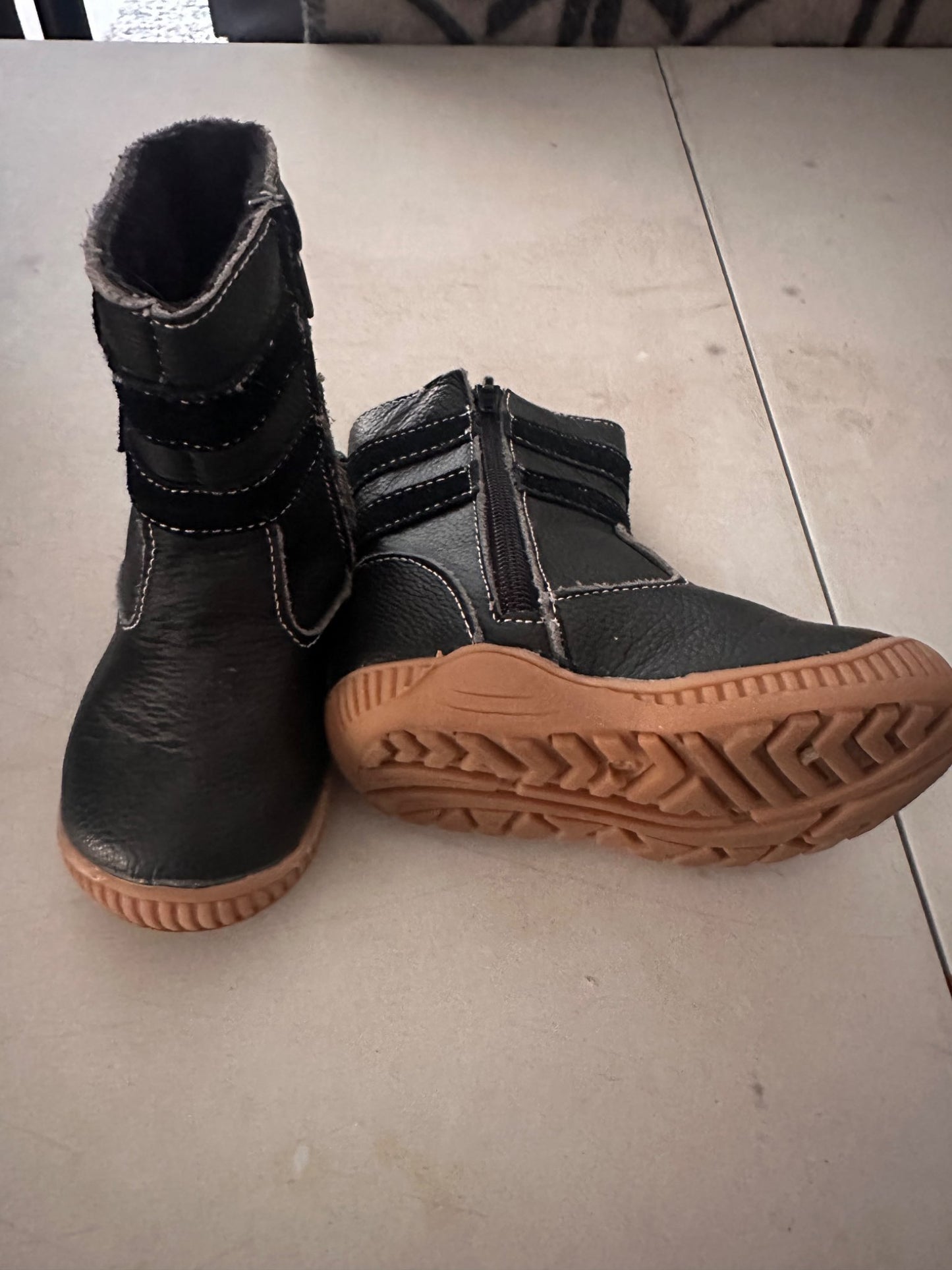 Zip up boots size 5, Shoes 5 (Walkers:12-24 mth)