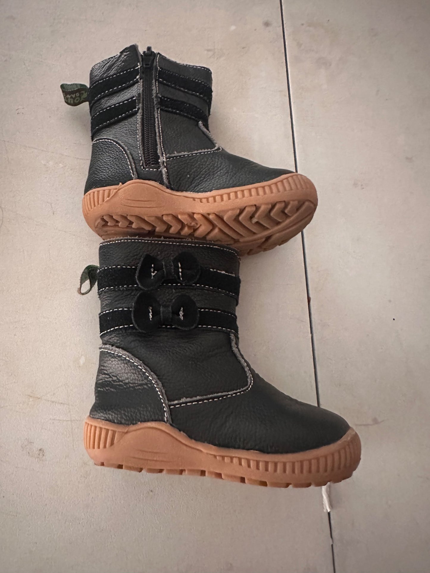 Zip up boots size 5, Shoes 5 (Walkers:12-24 mth)