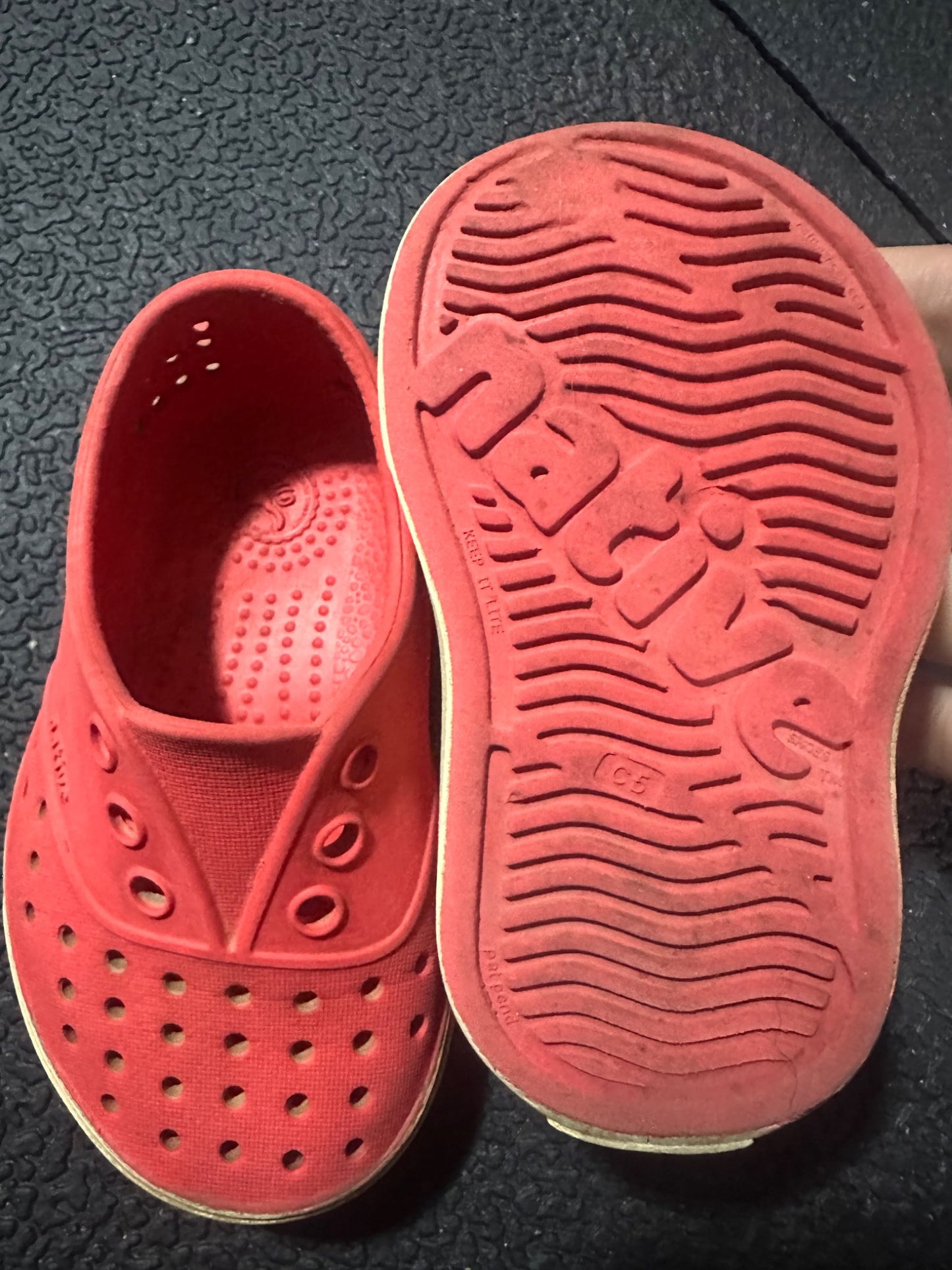 Native shoes size 5, Shoes 5 (Walkers:12-24 mth)