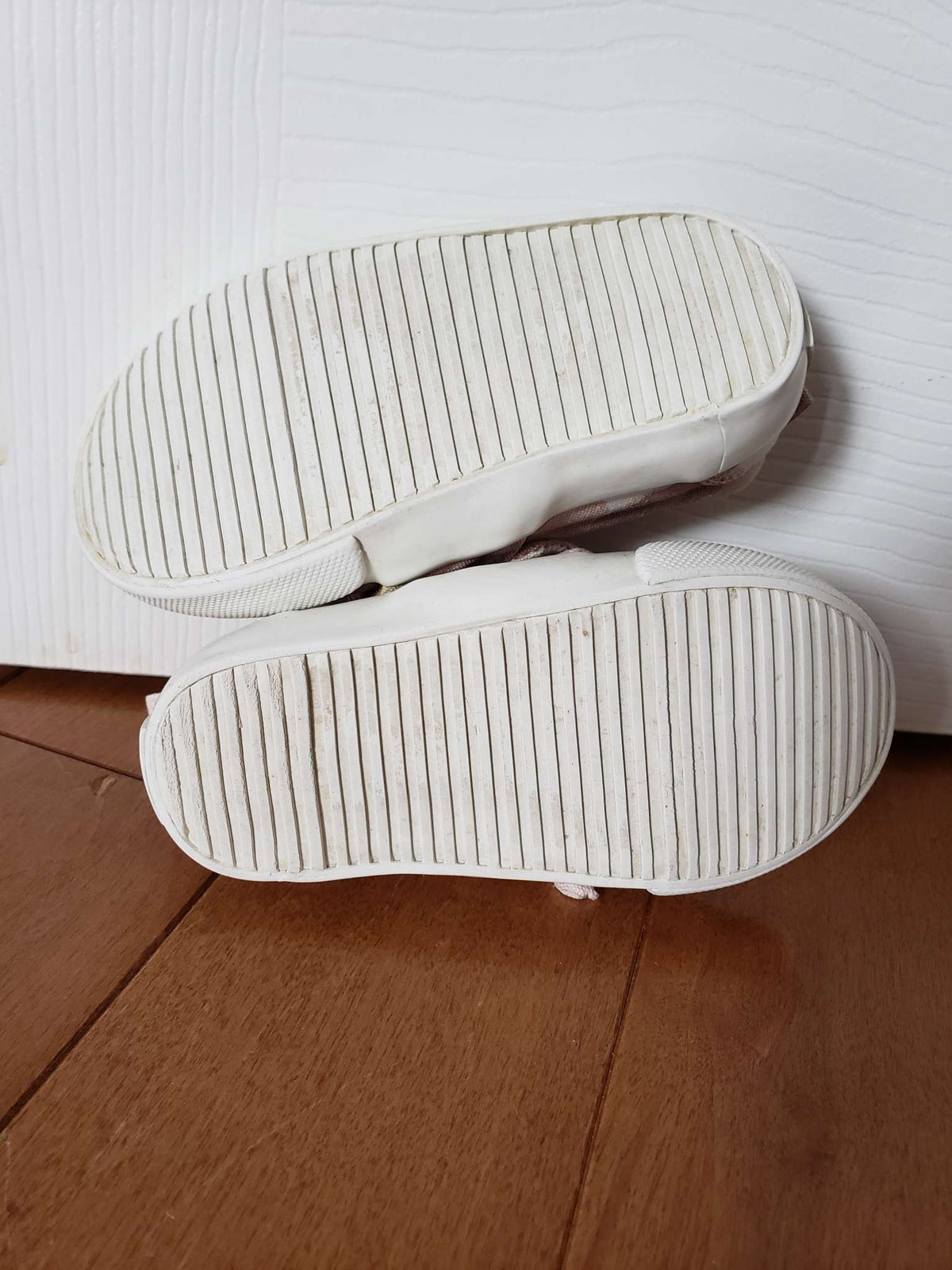 5T Bow daycare shoes - Old Navy, Shoes 5 (Walkers:12-24 mth)
