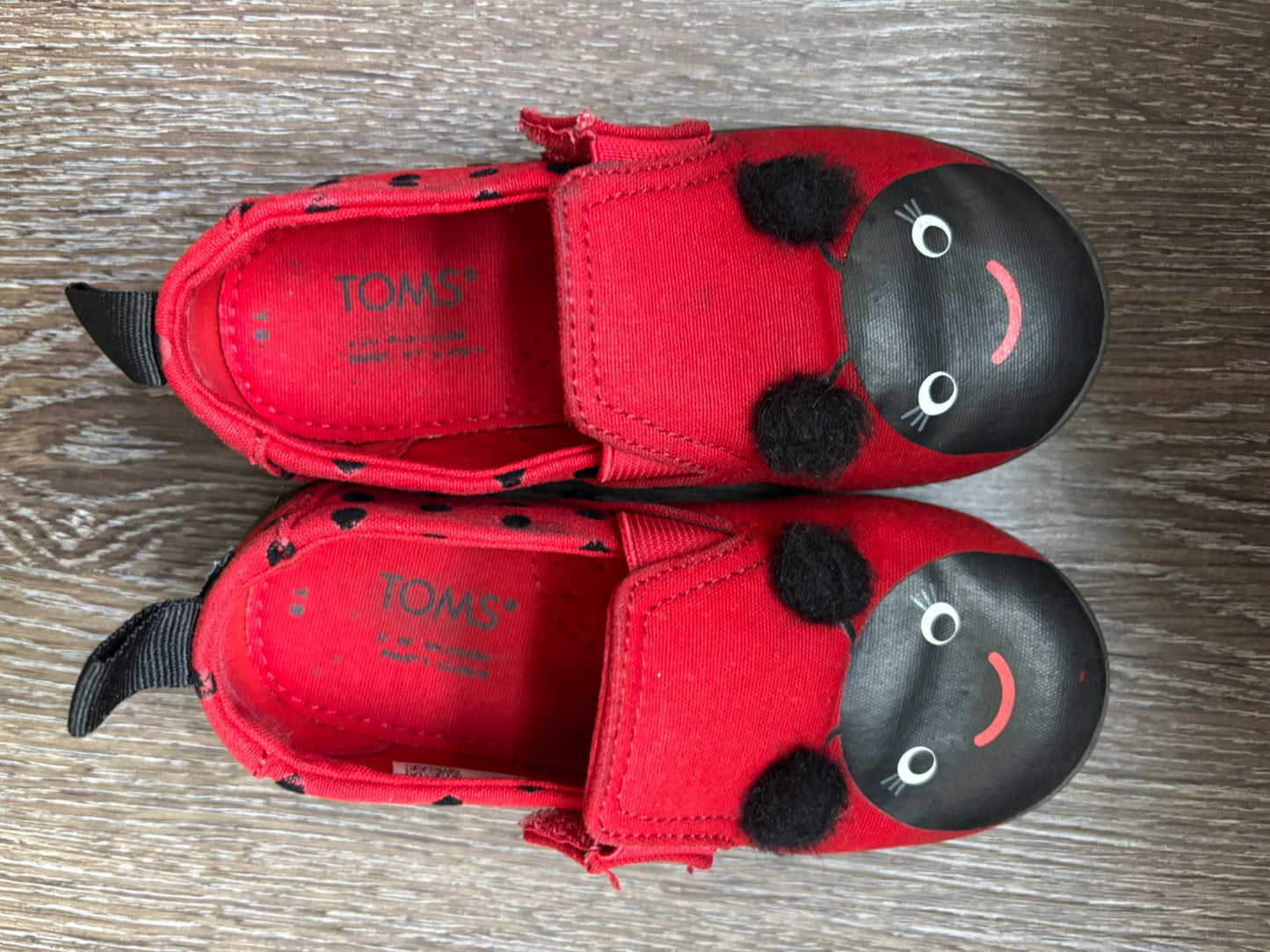 Size 9T adorable TOM’s alpargata ladybug shoes , Shoes 9 (Toddler:2-4yr)