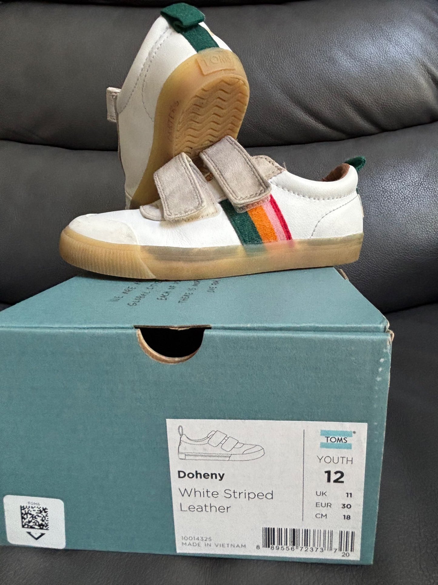 Size Y12 leather Velcro TOM’s , Shoes 11.5 (Toddler:2-4yr)