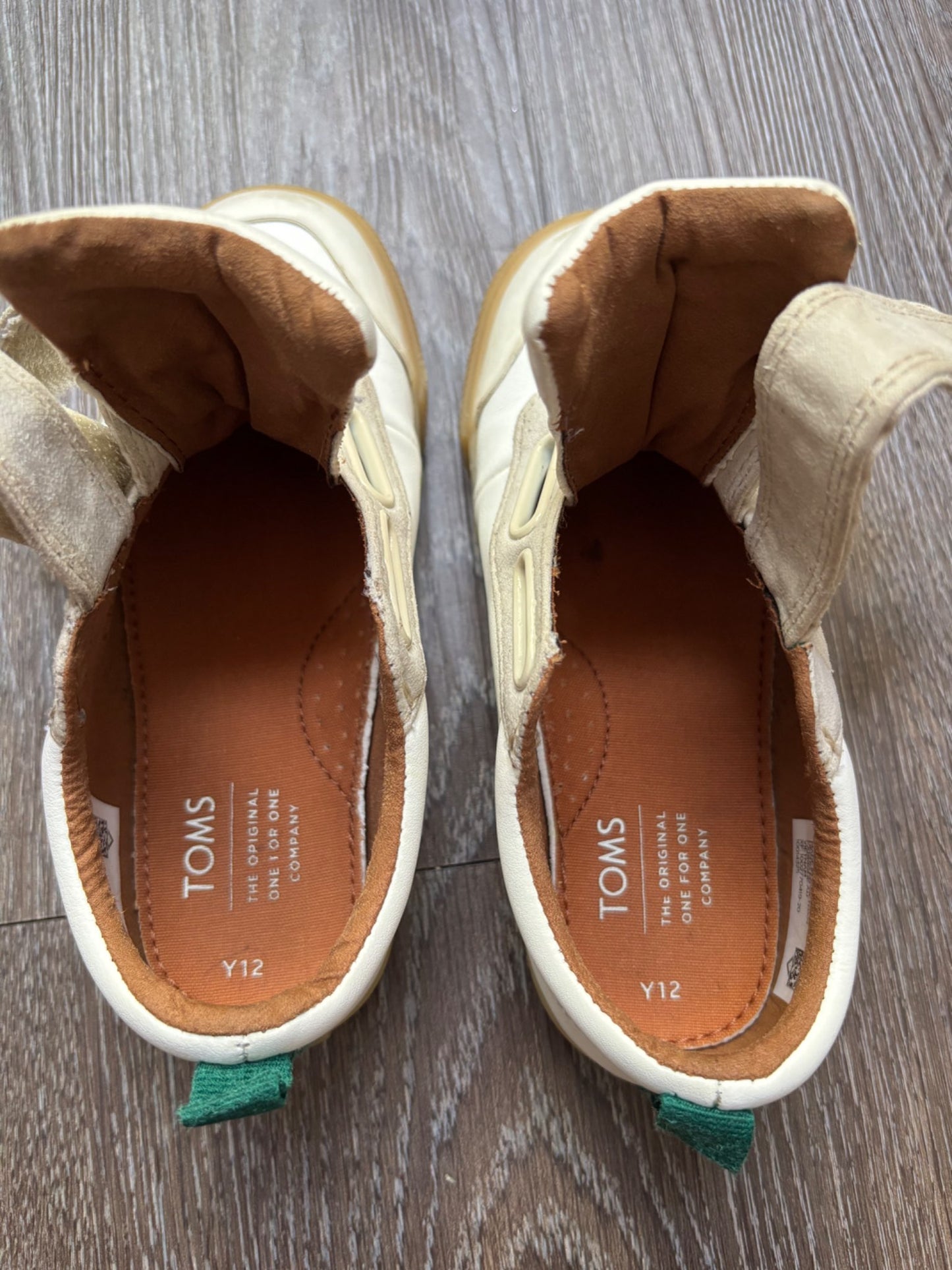 Size Y12 leather Velcro TOM’s , Shoes 11.5 (Toddler:2-4yr)