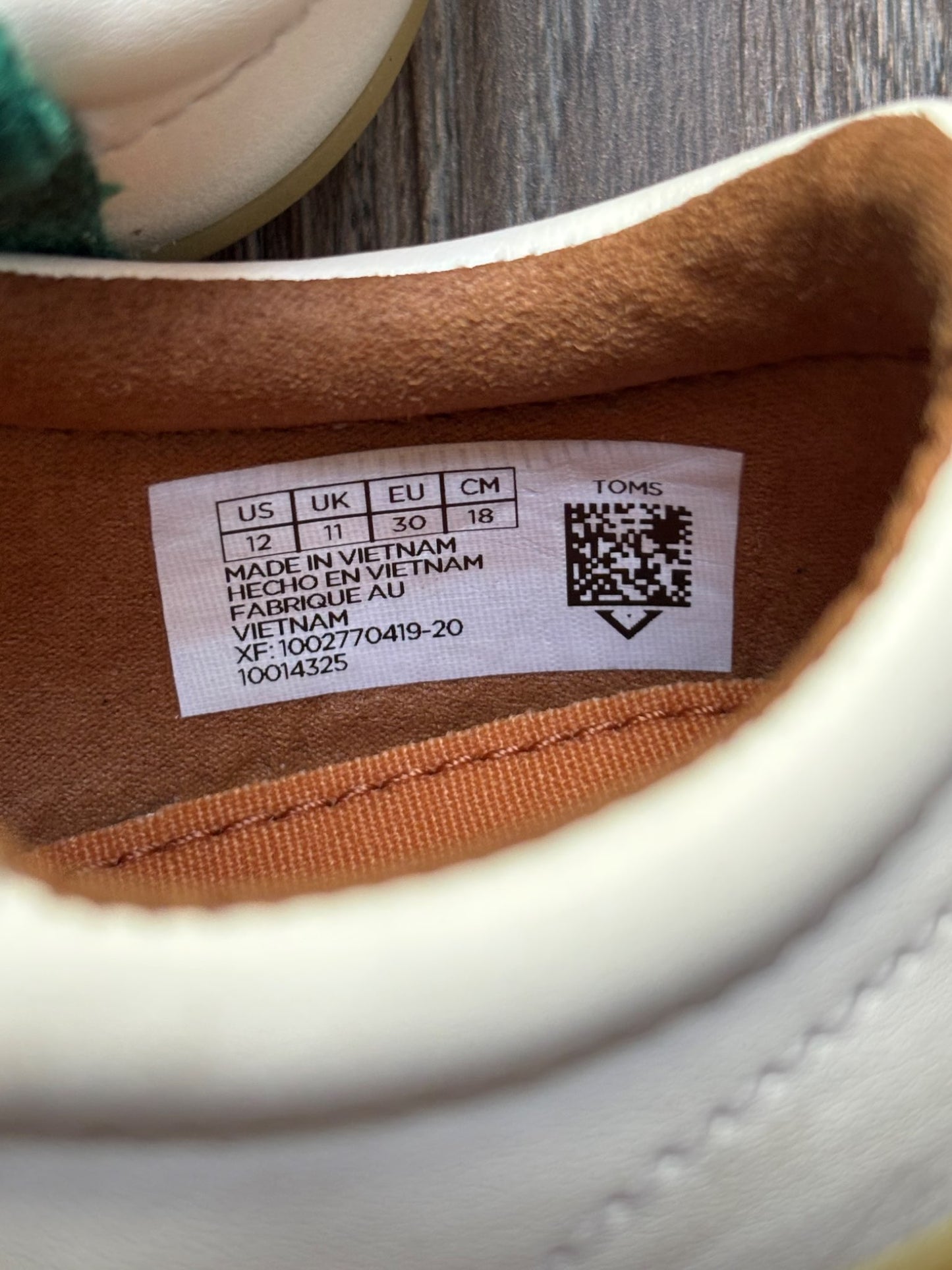 Size Y12 leather Velcro TOM’s , Shoes 11.5 (Toddler:2-4yr)