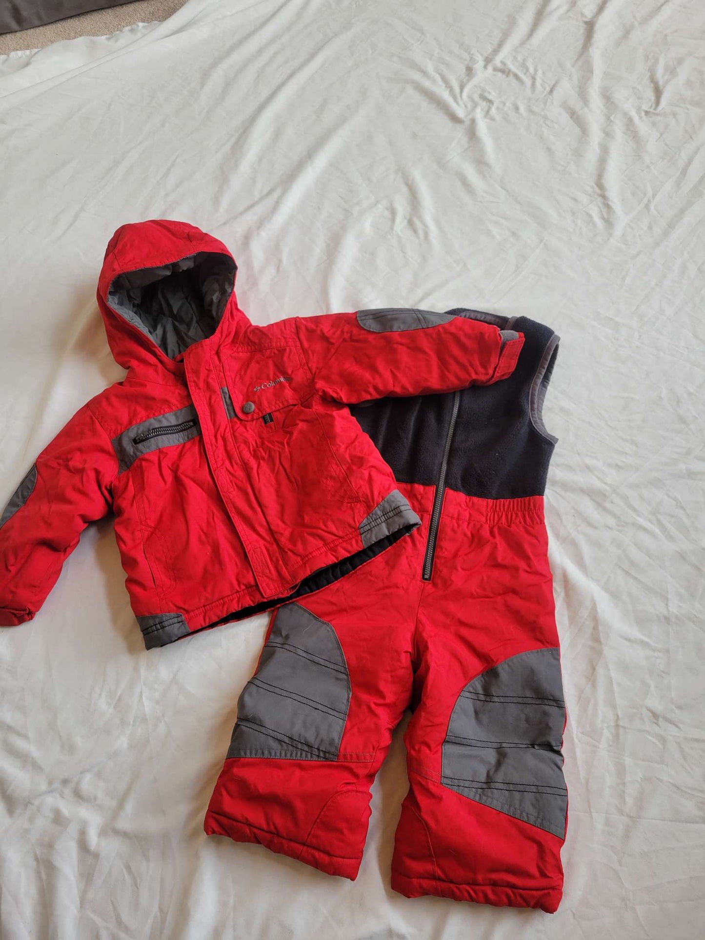 Red Columbia 2 Piece Snow Suit (Size 24 Months), Kids 24 Month (18-24M)