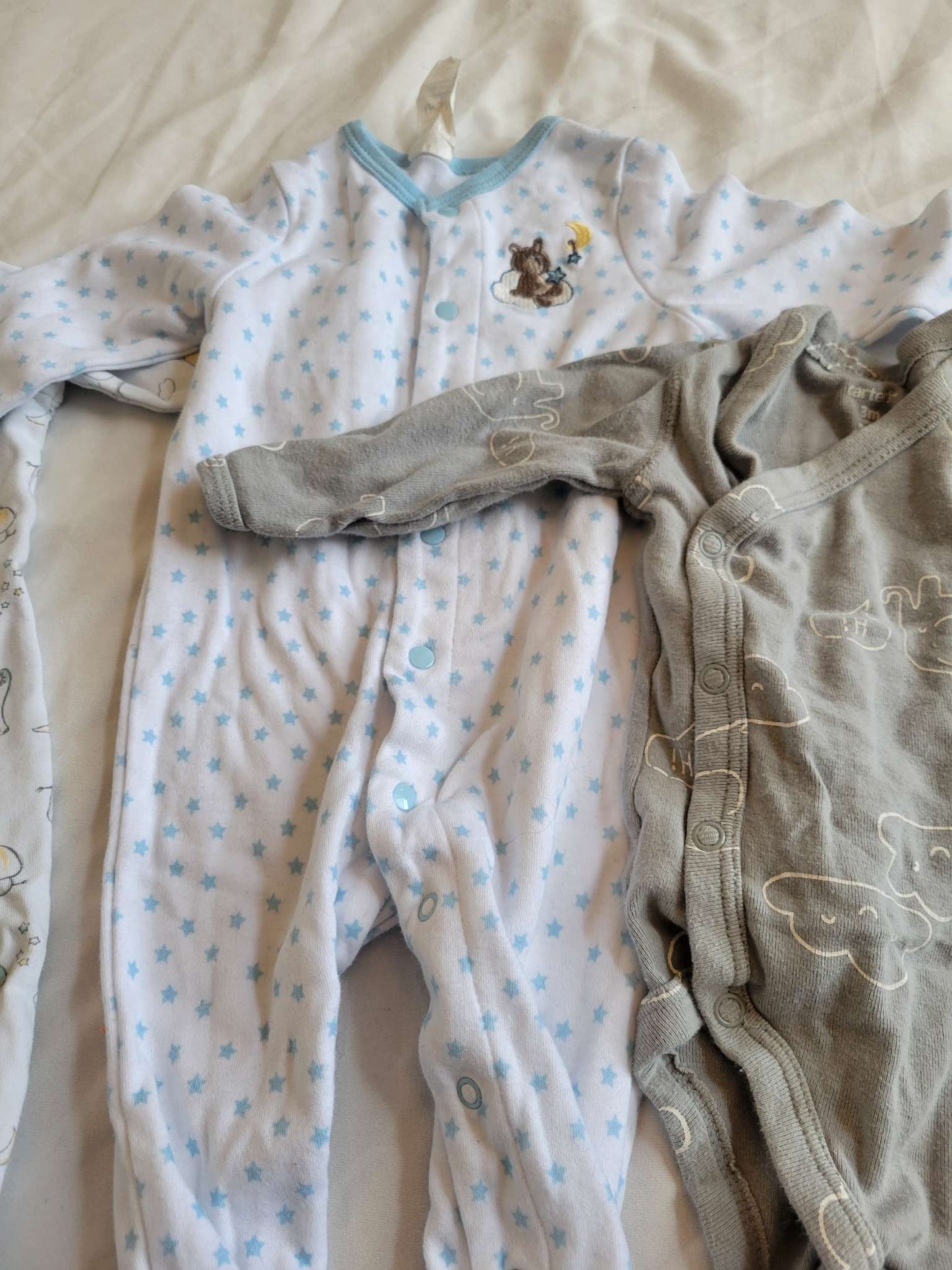 2 Footed Sleepers & 2 Onesies (Stars, Clouds, Elephants) 0-3, Kids 3 Month (0-3M)