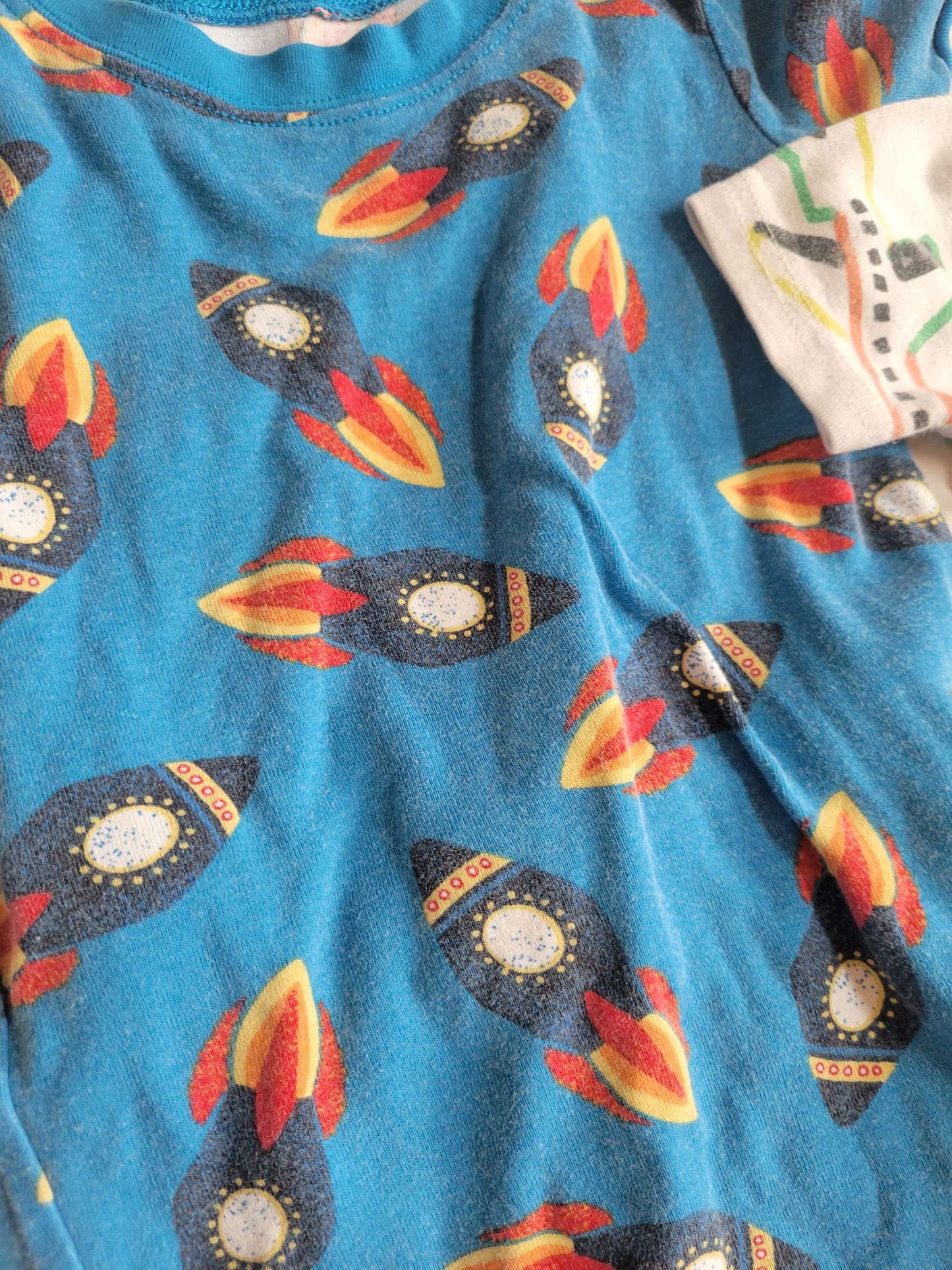 2 Pjs - Rocket Ships & White Transportation (4T) , Kids 4/4T