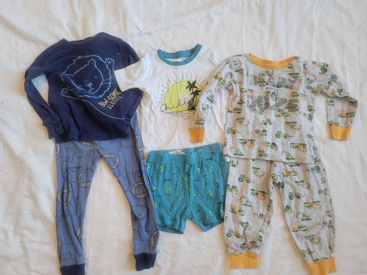 3 Pjs - Blue Lions, White/Blue Sun and Gray Construction (3T) , Kids 3T