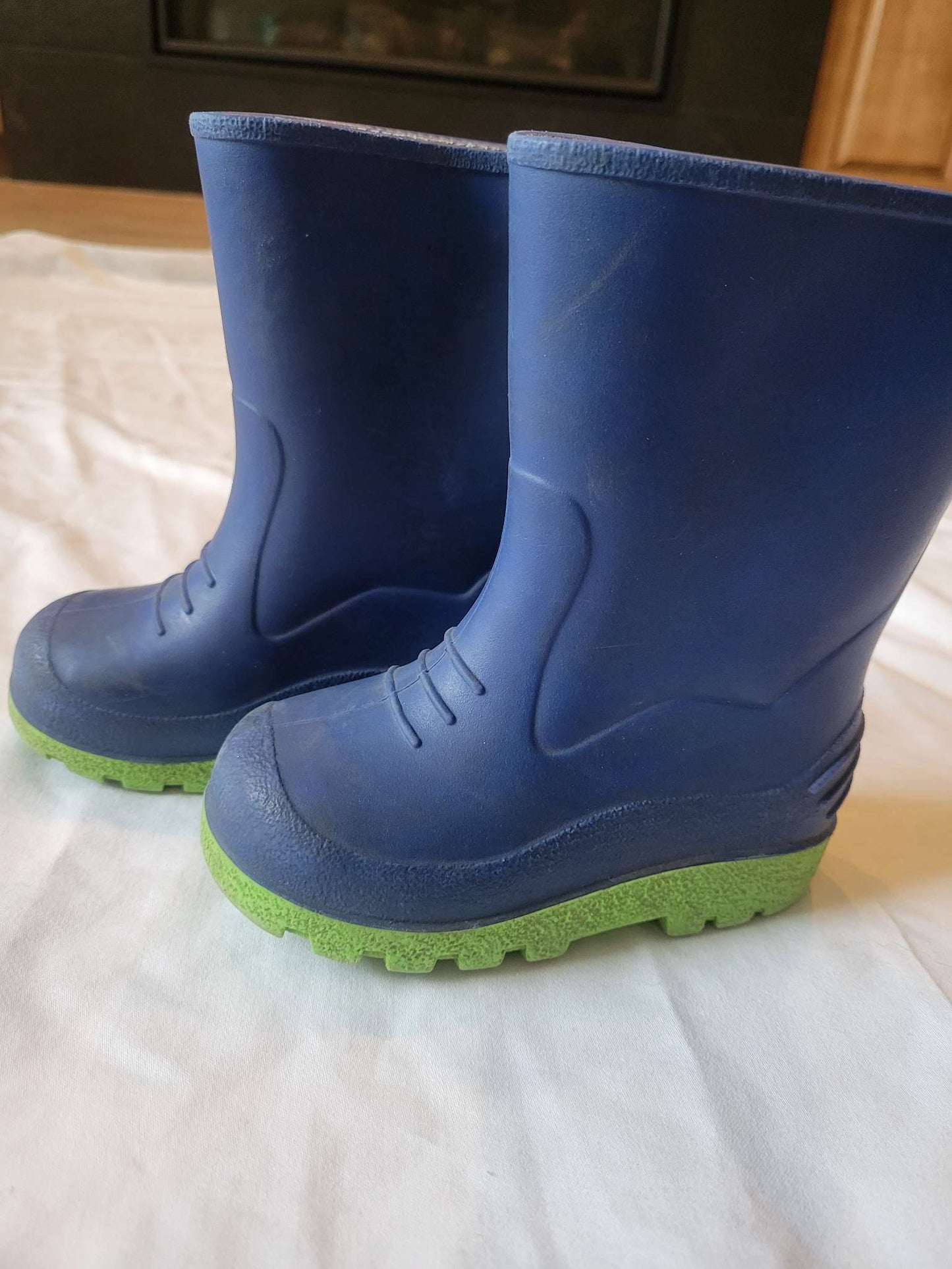 Rainboots (Blue/Green)- Size 7 , Shoes 7 (Walkers:12-24 mth)