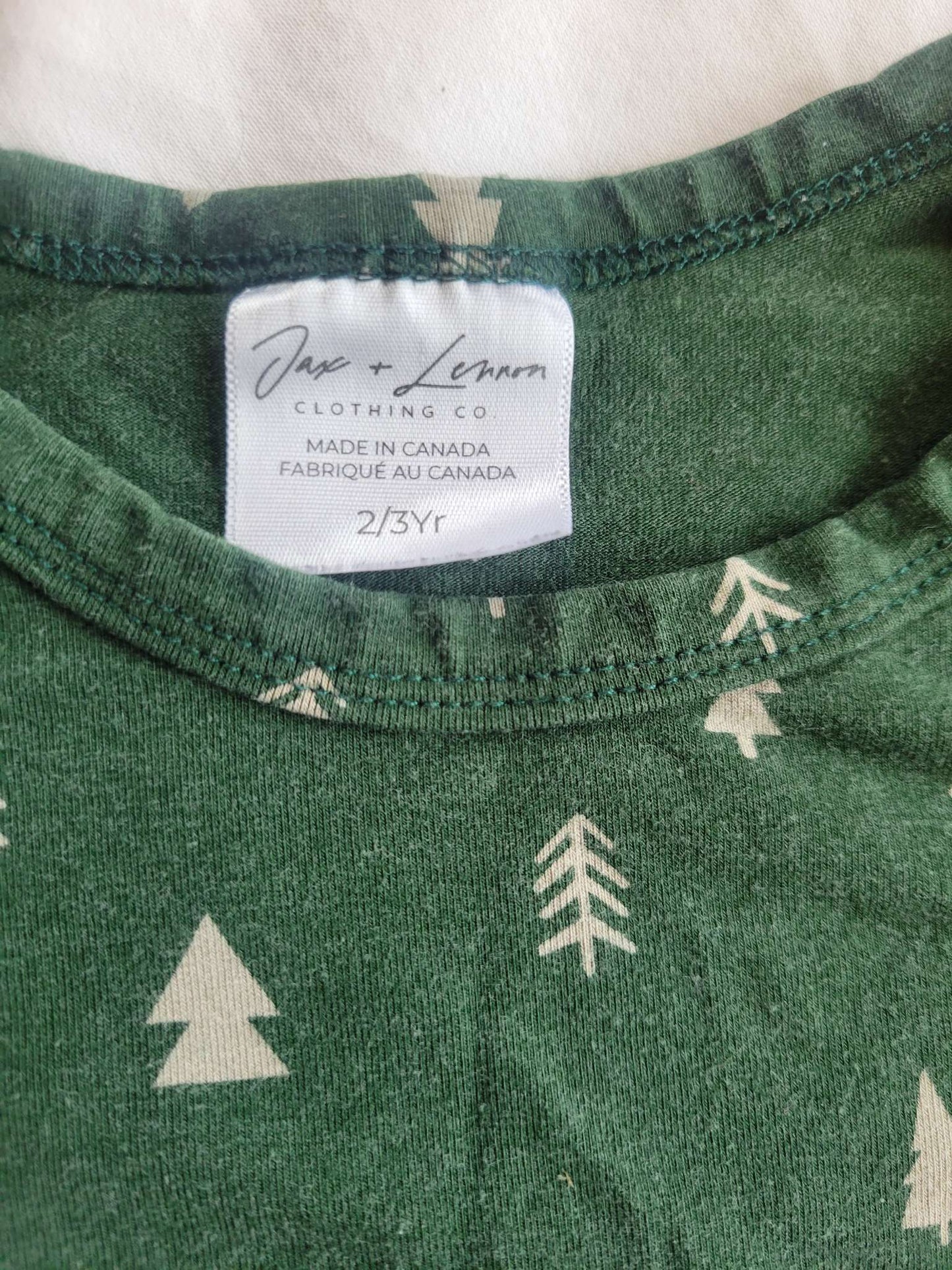 Jax Lennon - Christmas Tree tshirt - 2/3 Size - Excellent Used Condition, Kids 2T