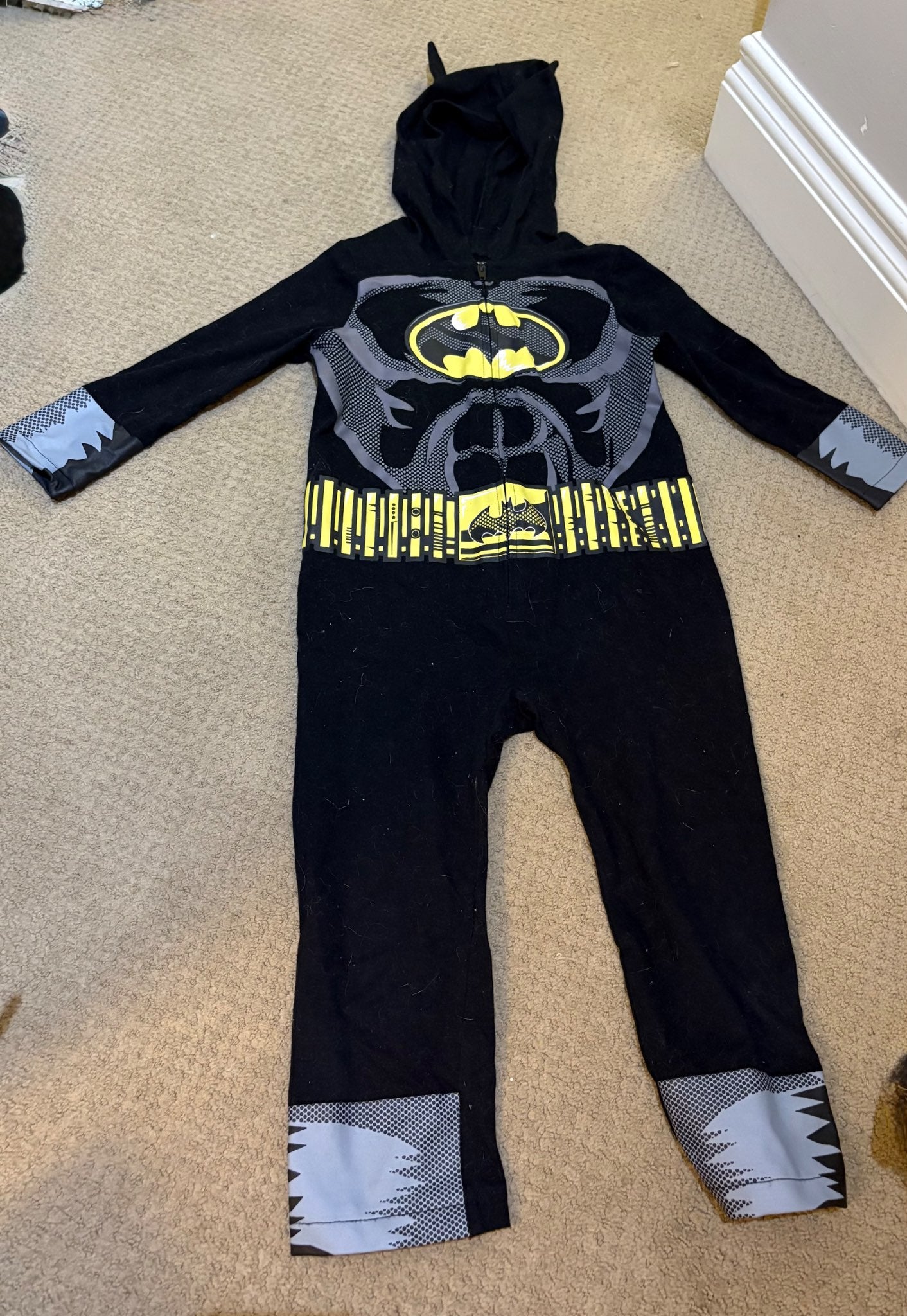 Batman costume Size 4T, Kids 4/4T