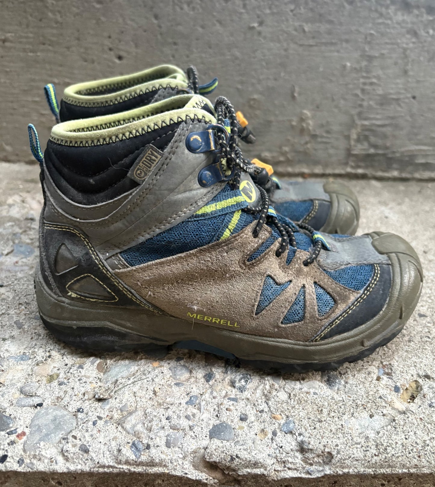 Merrell hiking boots , Shoes 1 (Kids:4-8yr)