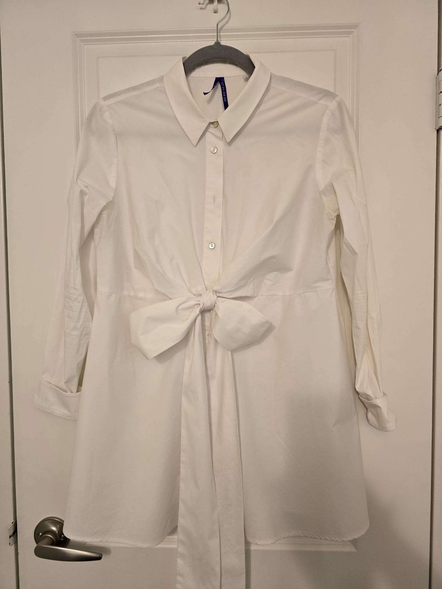 Seraphine white belted maternity shirt size US 8, Maternity M (8-10)