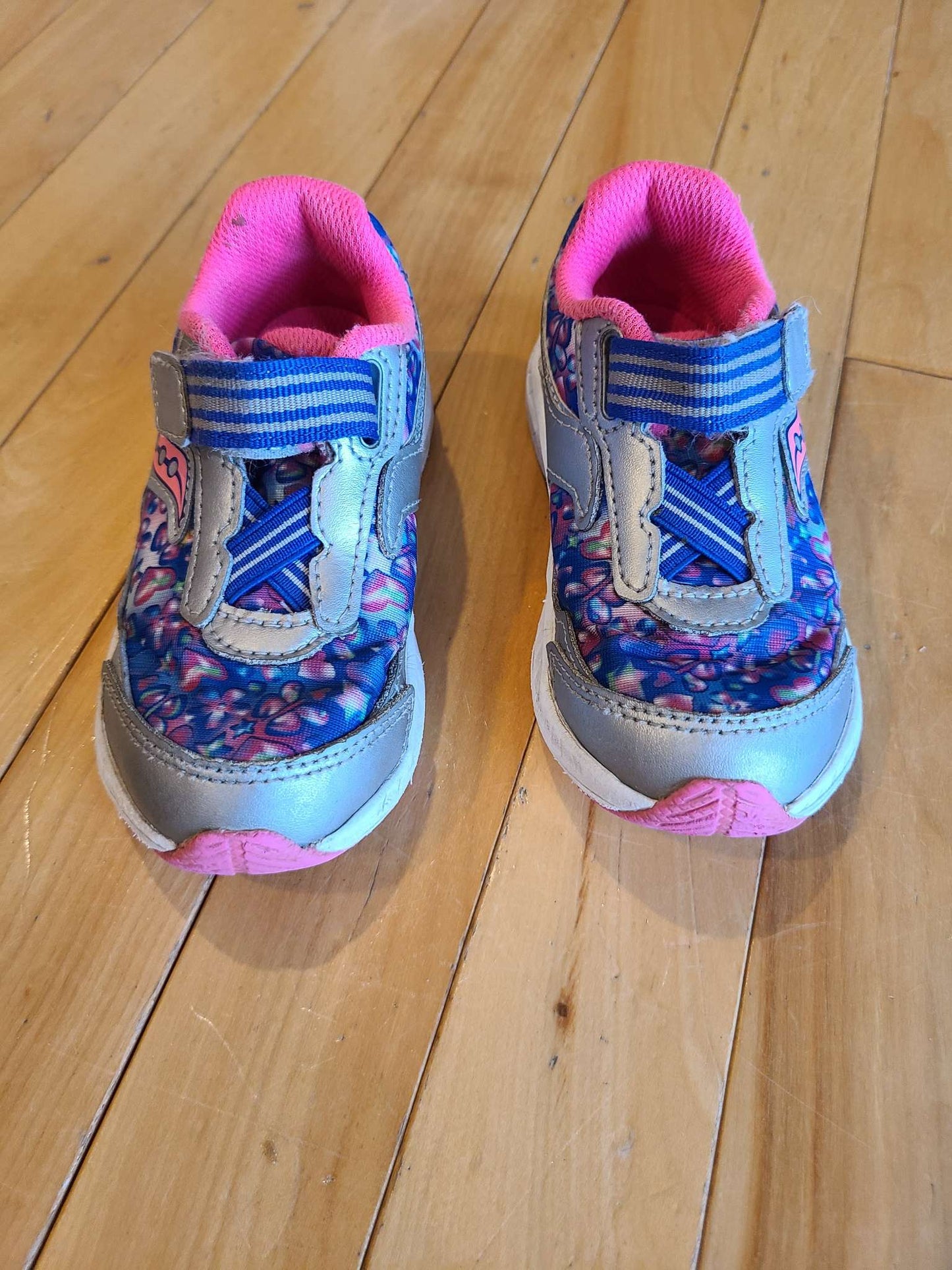 Saucony girls runners Size 8.5 Purple, Shoes 8.5 (Toddler:2-4yr)