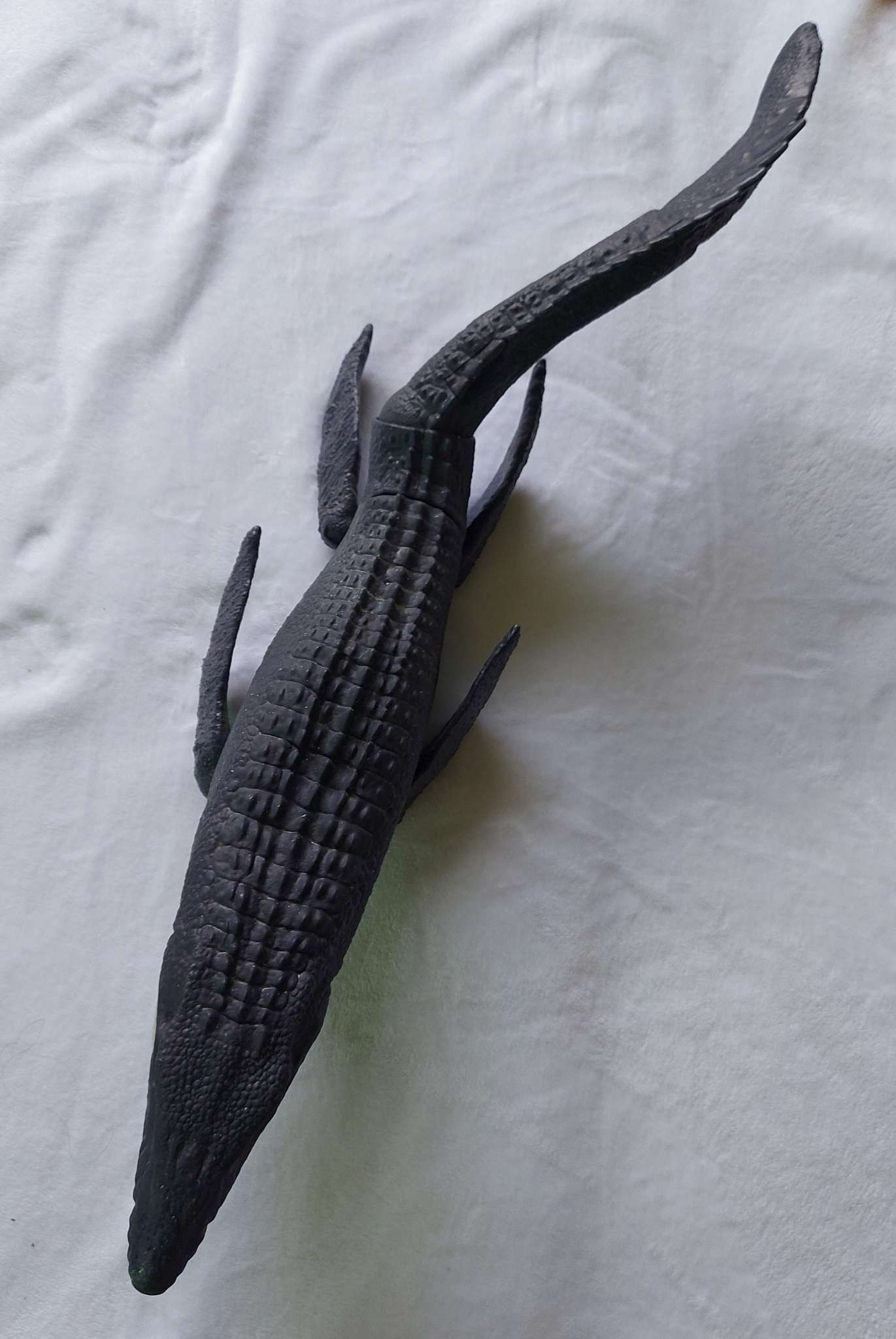 Large dinosaur toy (Mosausaurus)