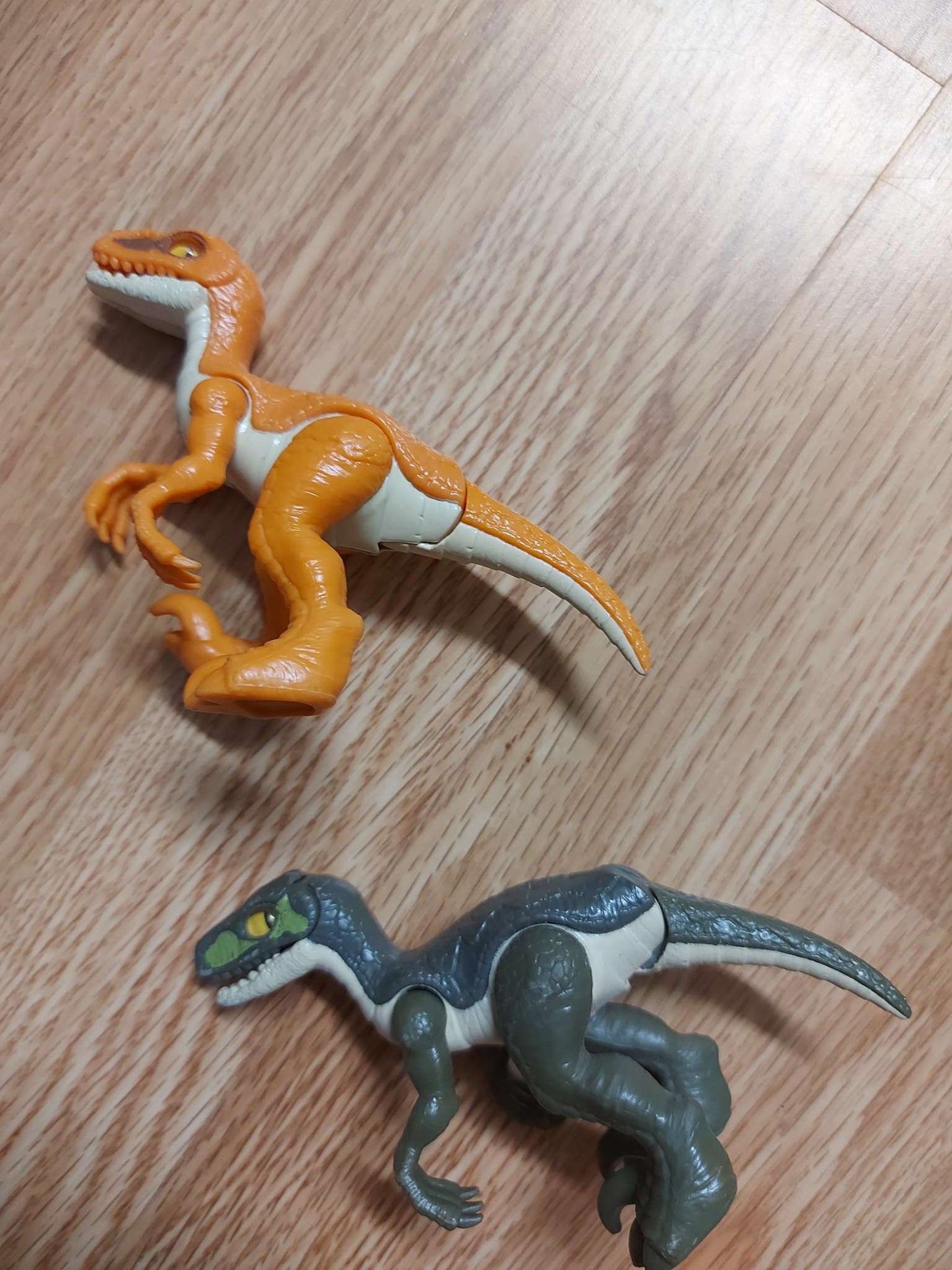 Lot of 4 raptors dinosaurs