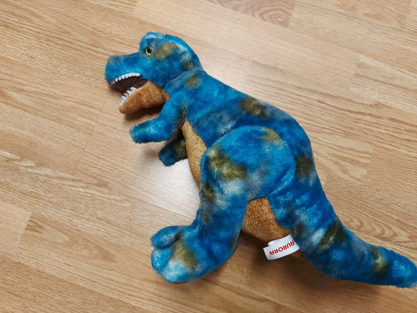 Lot of 2 dinosaurs stuffed animals