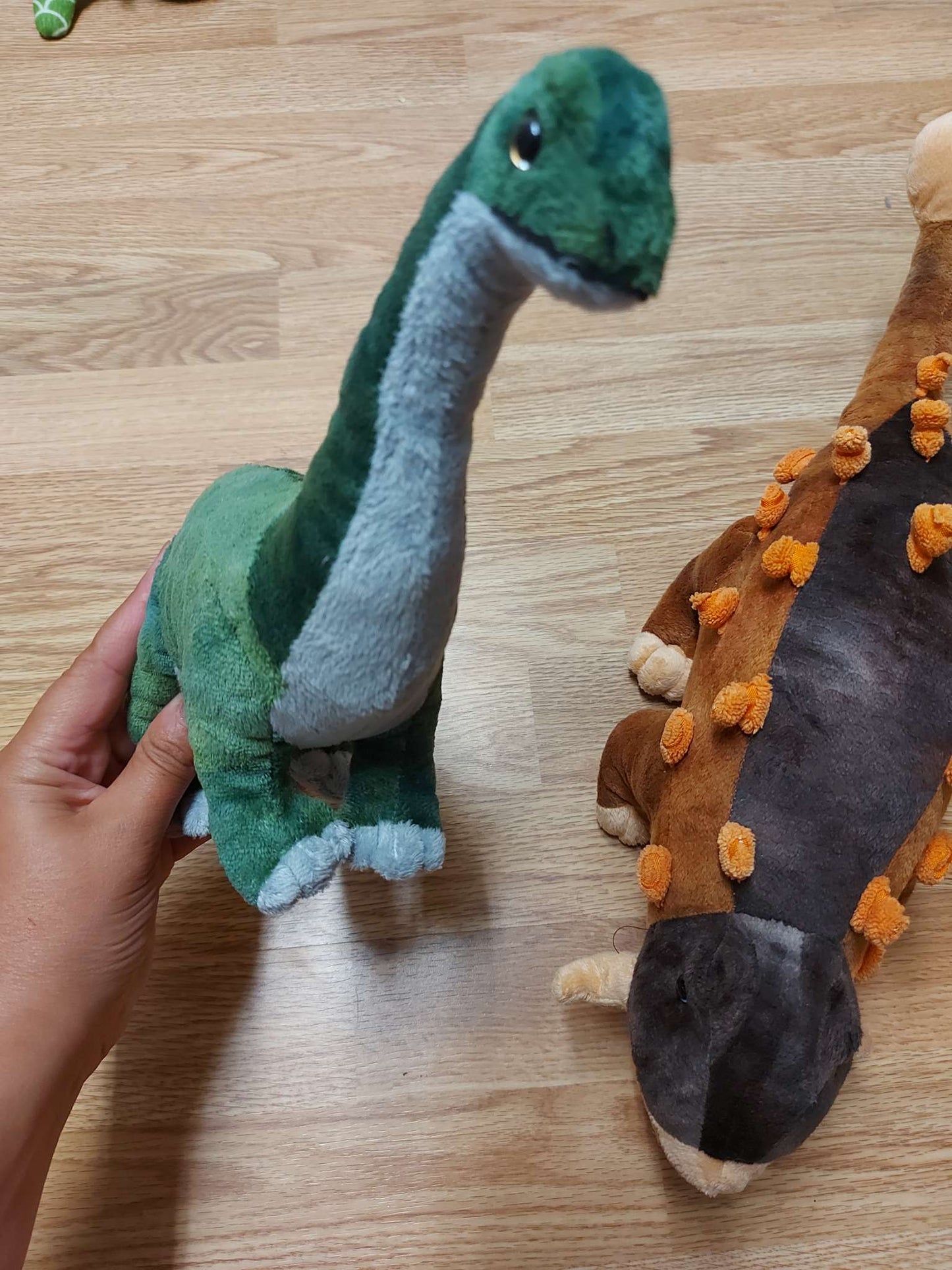 Lot of 2 dinosaurs stuffed animals