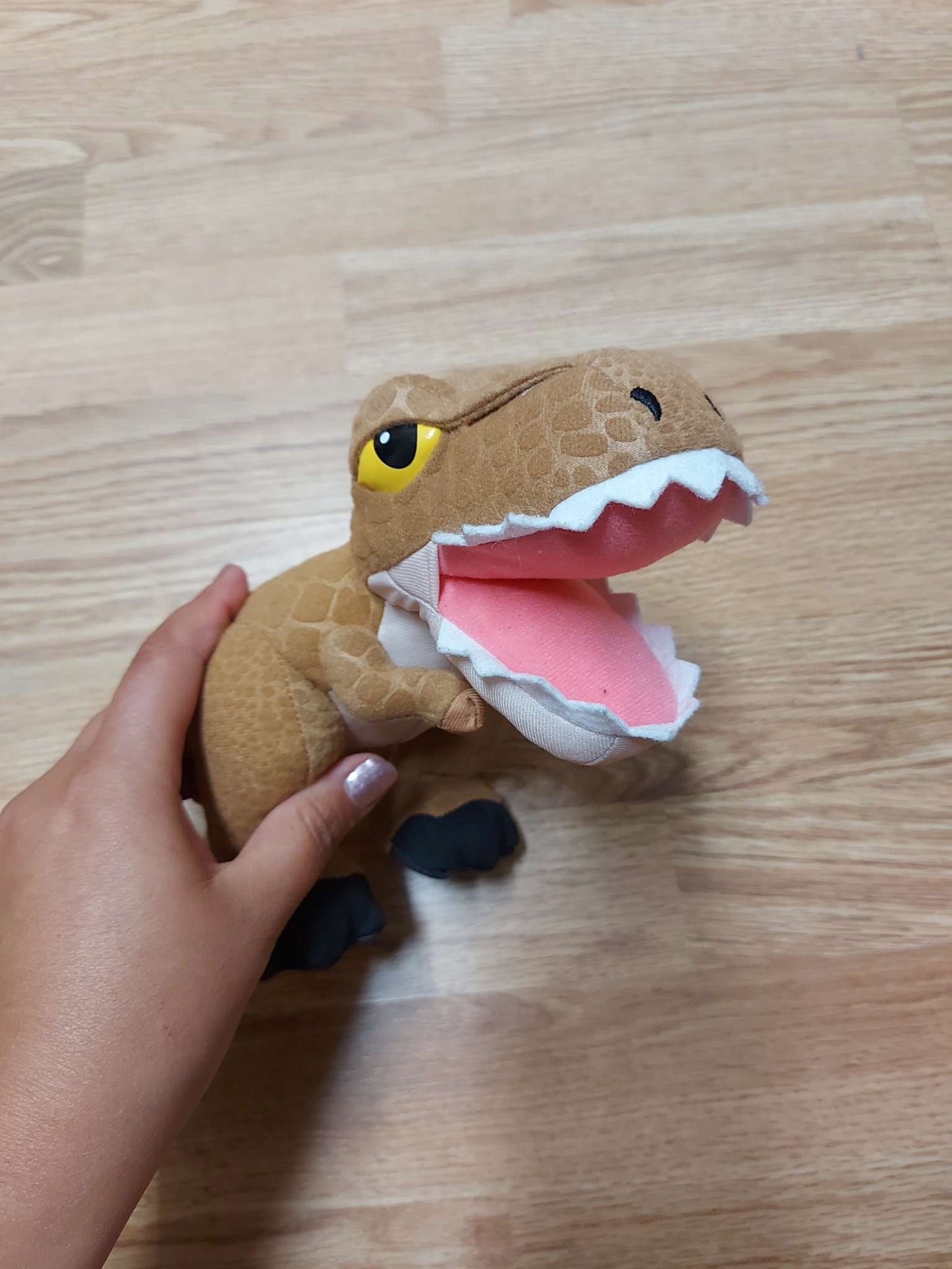 Jurassic World - Dinosaur stuffed animal with sound