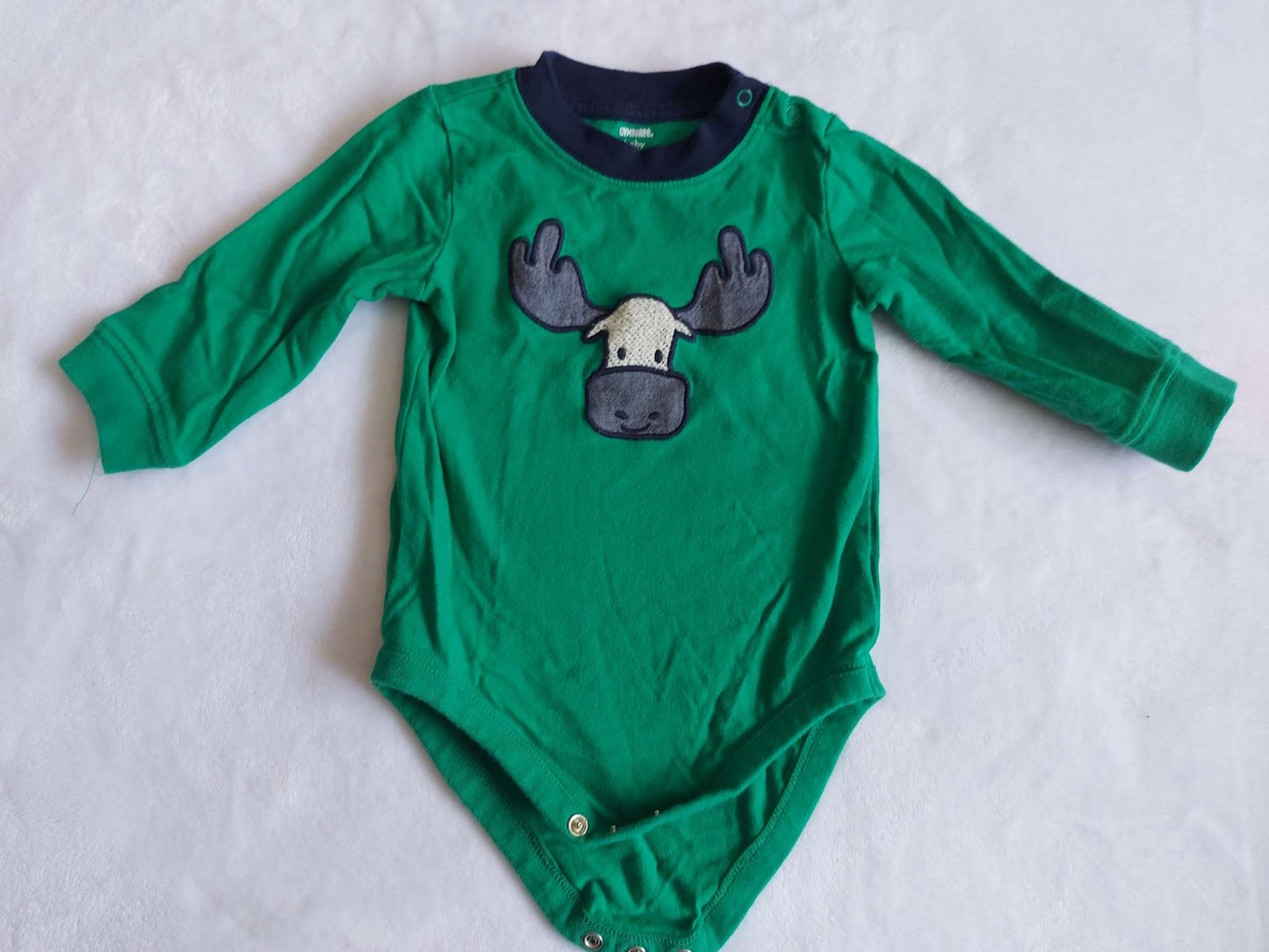 Lot of 2 long sleeve onesies, Kids 9 Month (6-9M)