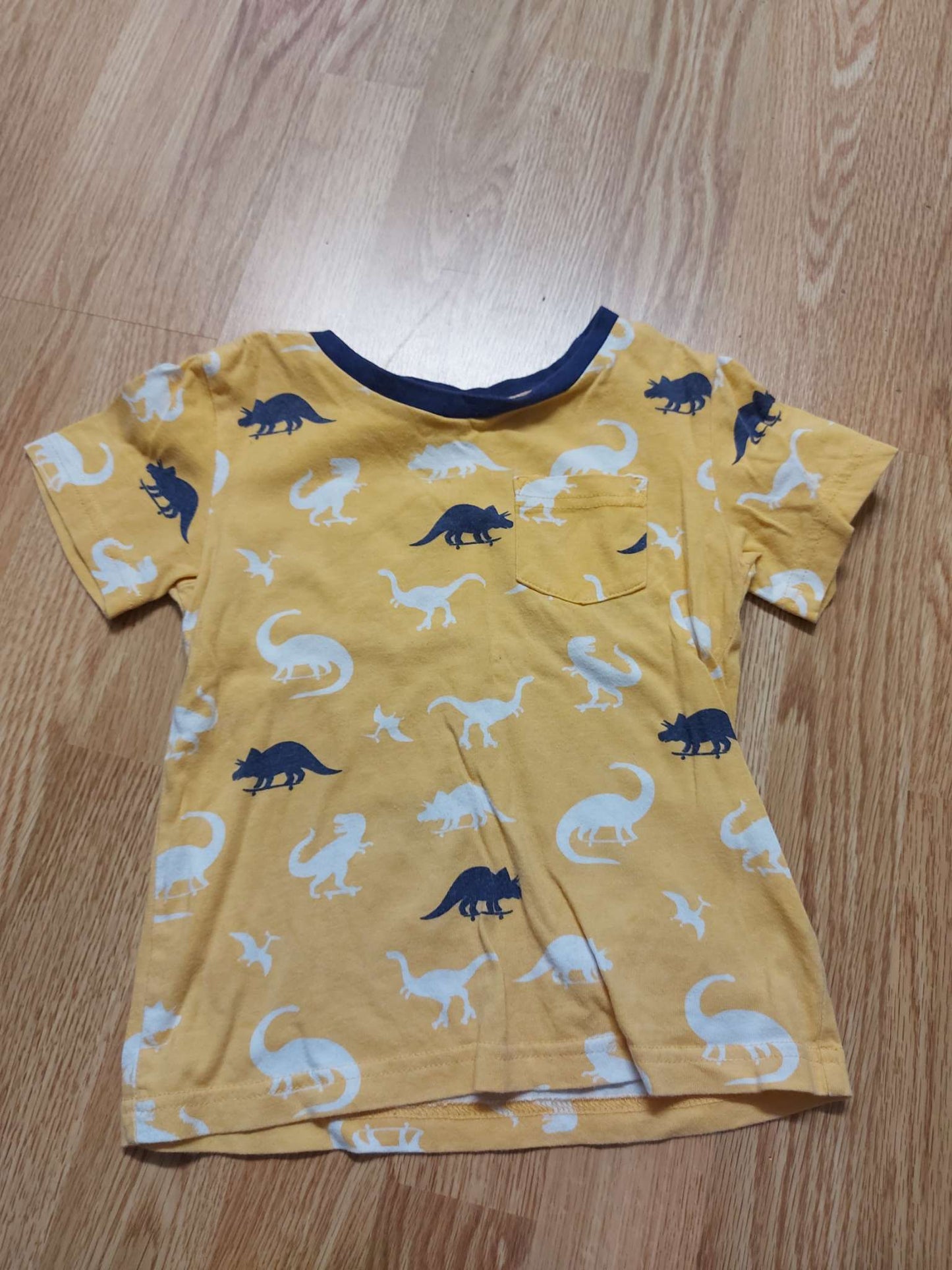 2 Pekkle tshirts - size 4T, Kids 4/4T
