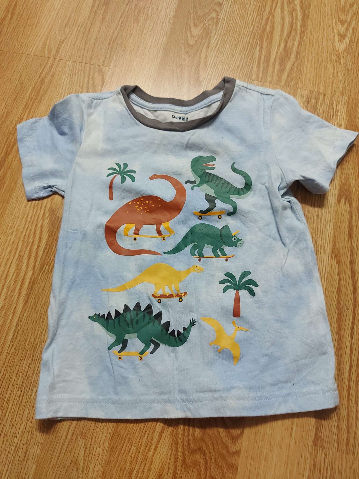 2 Pekkle tshirts - size 4T, Kids 4/4T