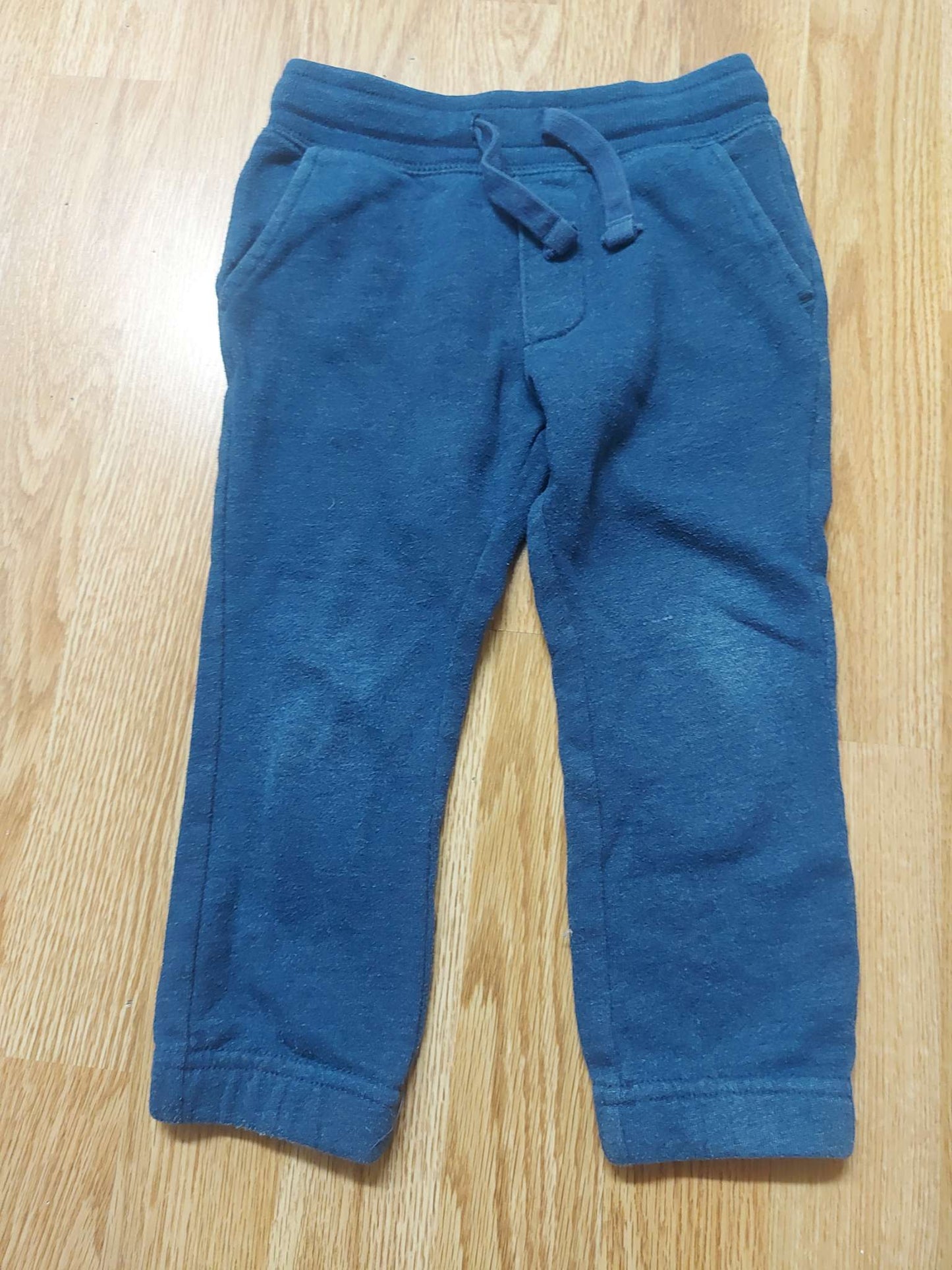 2 pair of pants (Oshkosh B'Gosh) - size 3T, Kids 3T